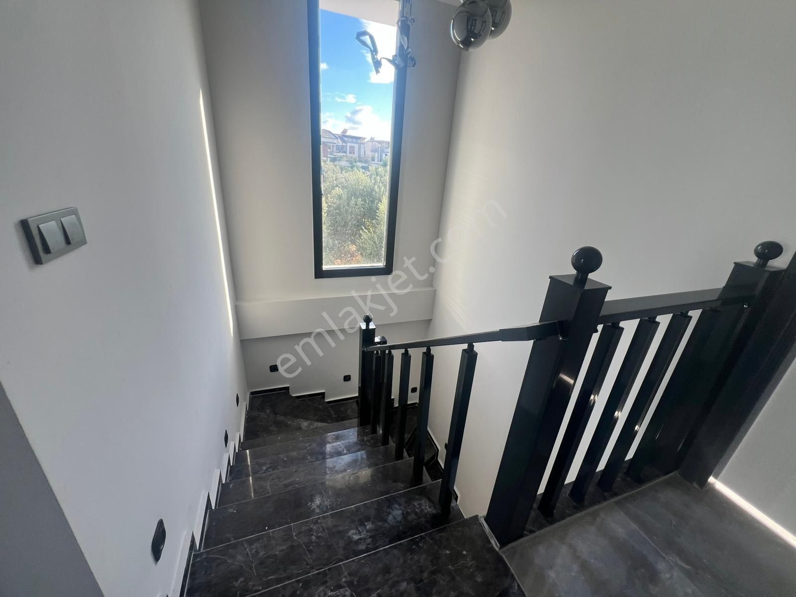 Hisar Sağtur’da 3+1,tam Müstakil Ayrı Mutfak , Havuzlu Villa - Görsel 6