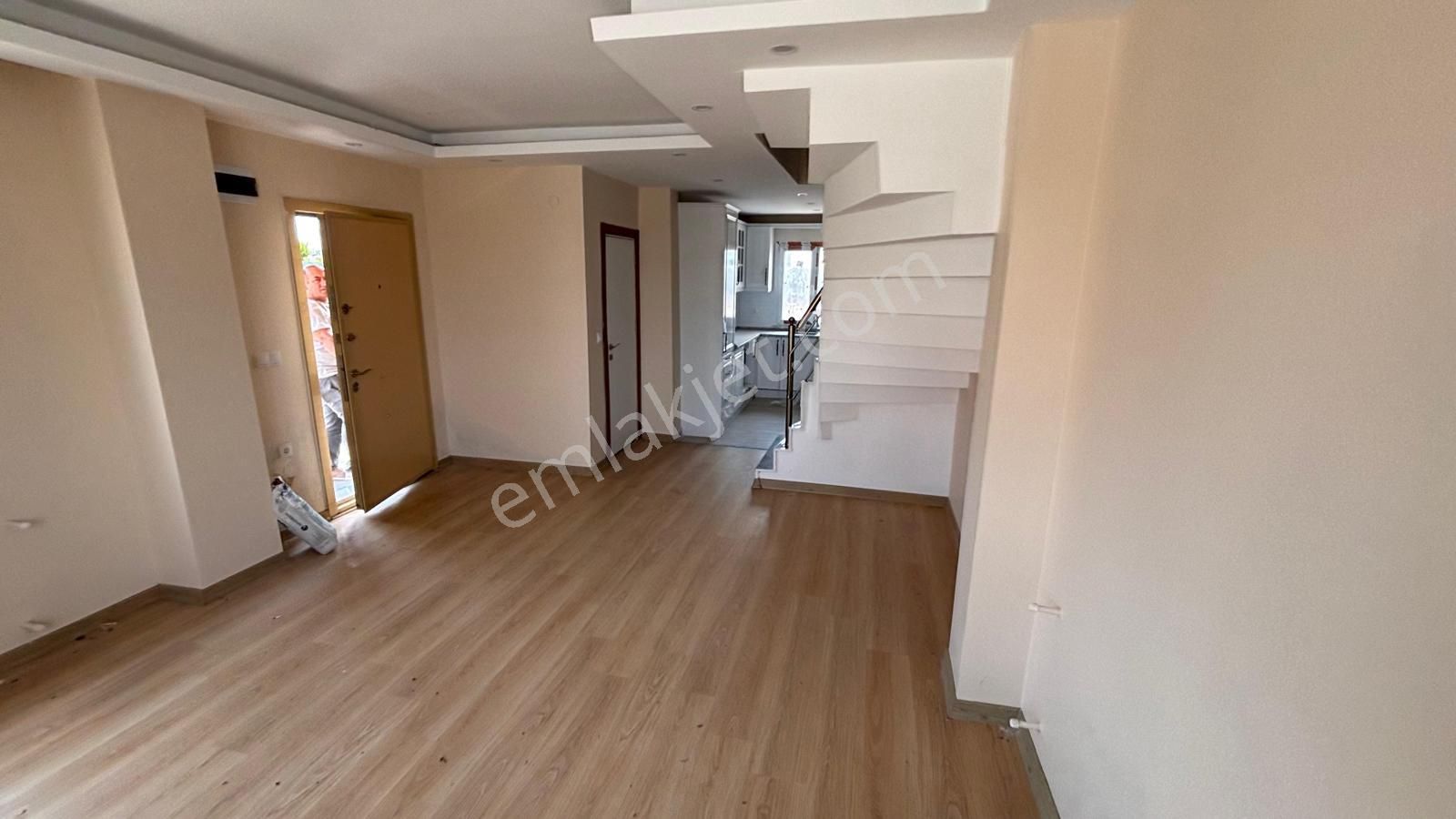 Marmara Ereğlisi’nde Yaz-kış Oturuma Uygun Satılık Villa! Kanat Emlak - Görsel 17