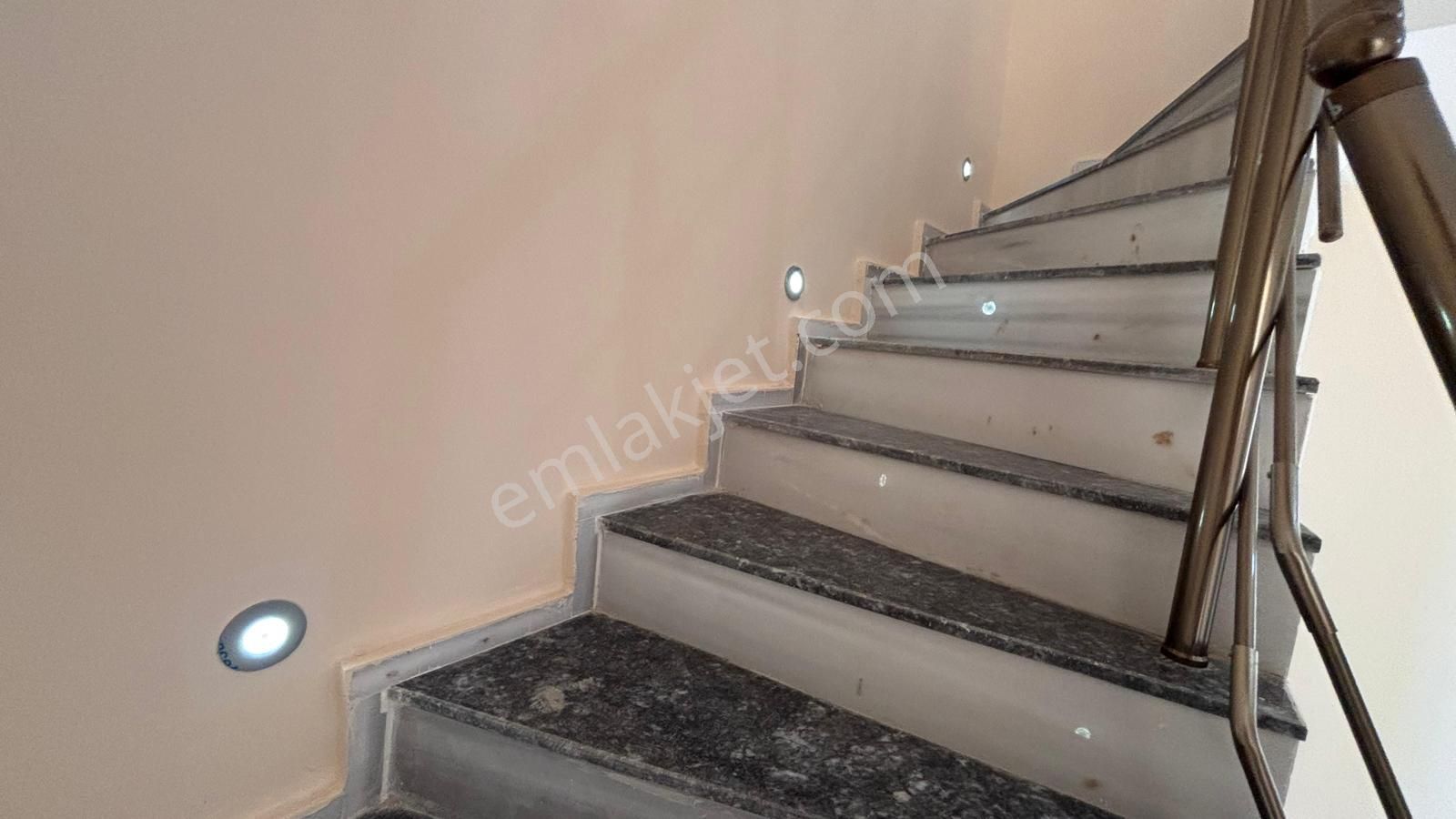 Marmara Ereğlisi’nde Yaz-kış Oturuma Uygun Satılık Villa! Kanat Emlak - Görsel 13