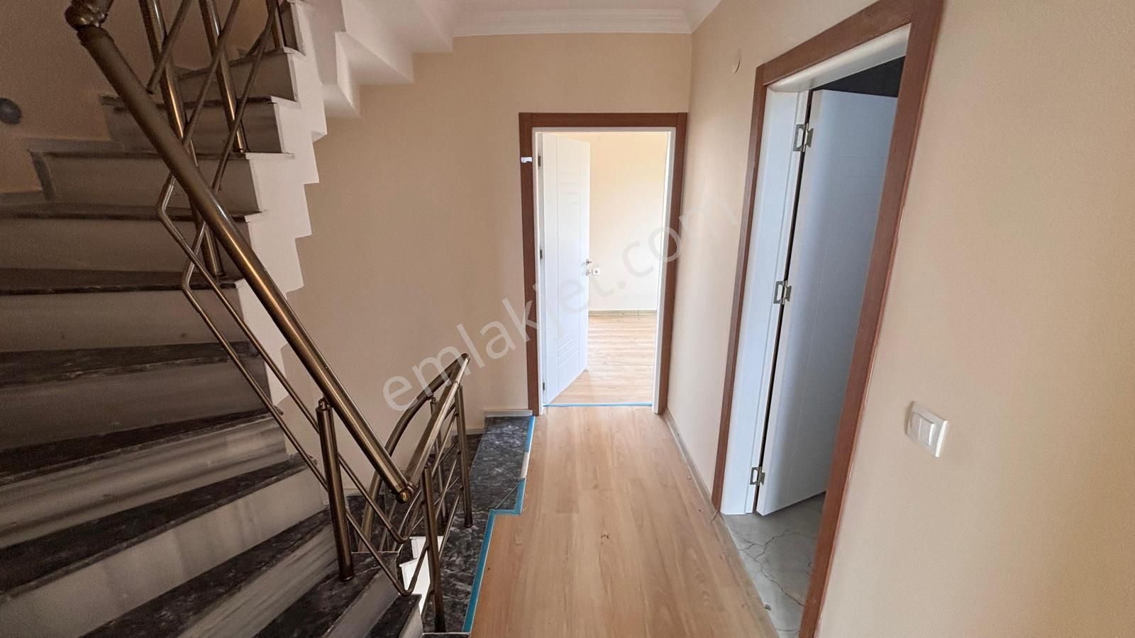 Marmara Ereğlisi’nde Yaz-kış Oturuma Uygun Satılık Villa! Kanat Emlak - Görsel 14