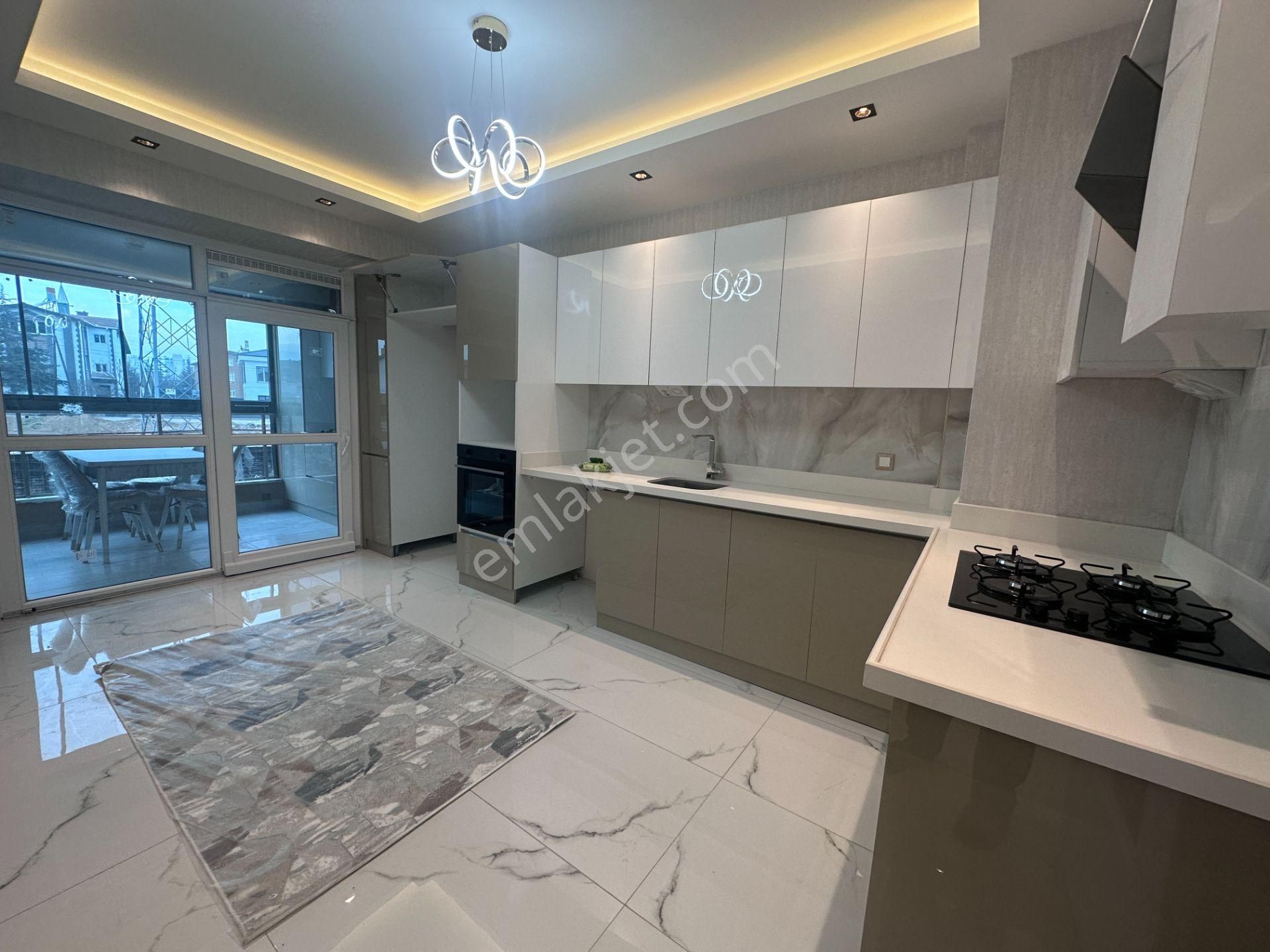 Gazze Caddesinde Örnek Park 4.5+1 Lüxs Daire - Görsel 8