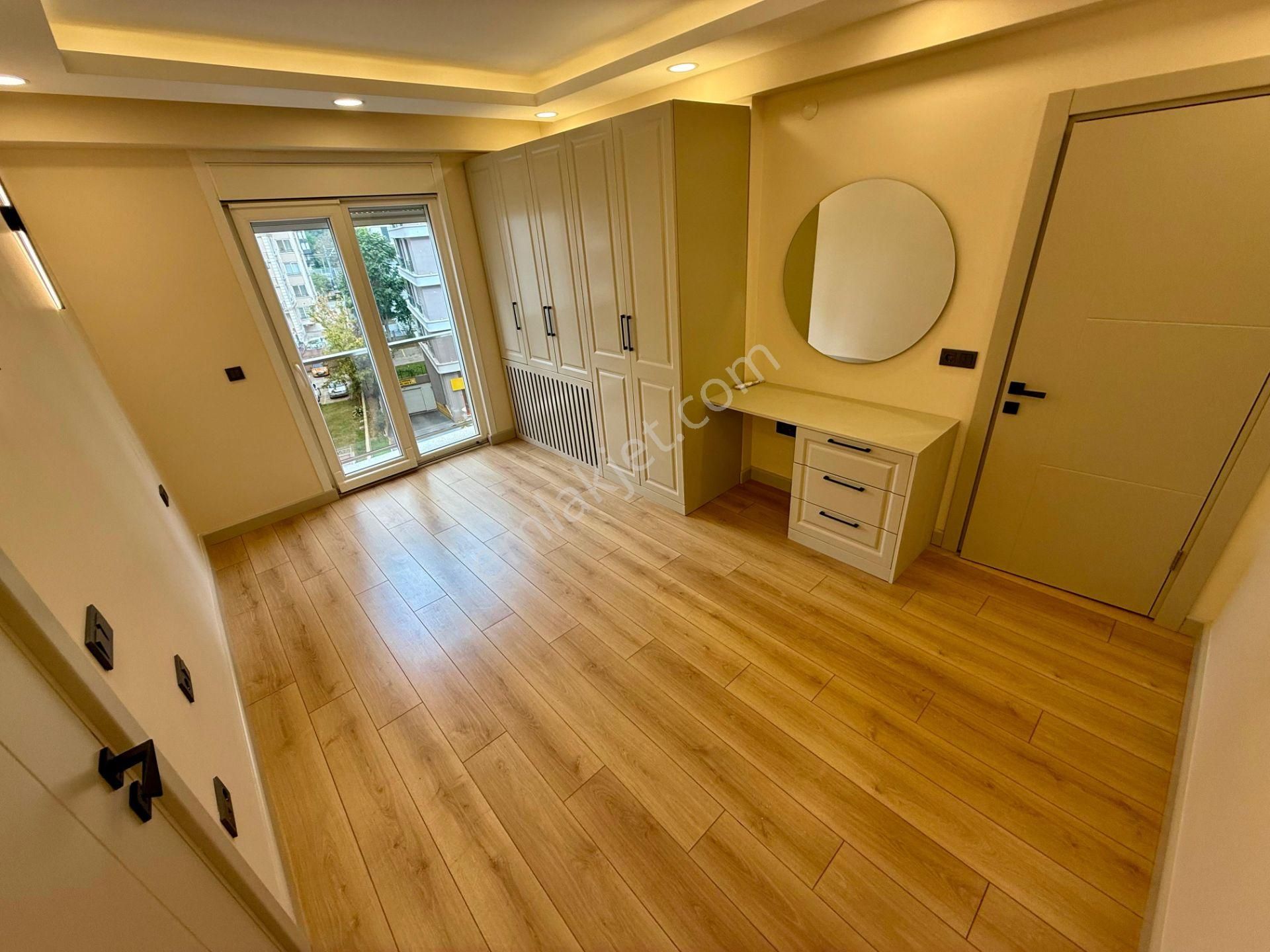 Konut Ve Ticari'den Havuzlu , Güvenlikli Sitede Caddeye Yakın Satılık 2+1 - Görsel 15