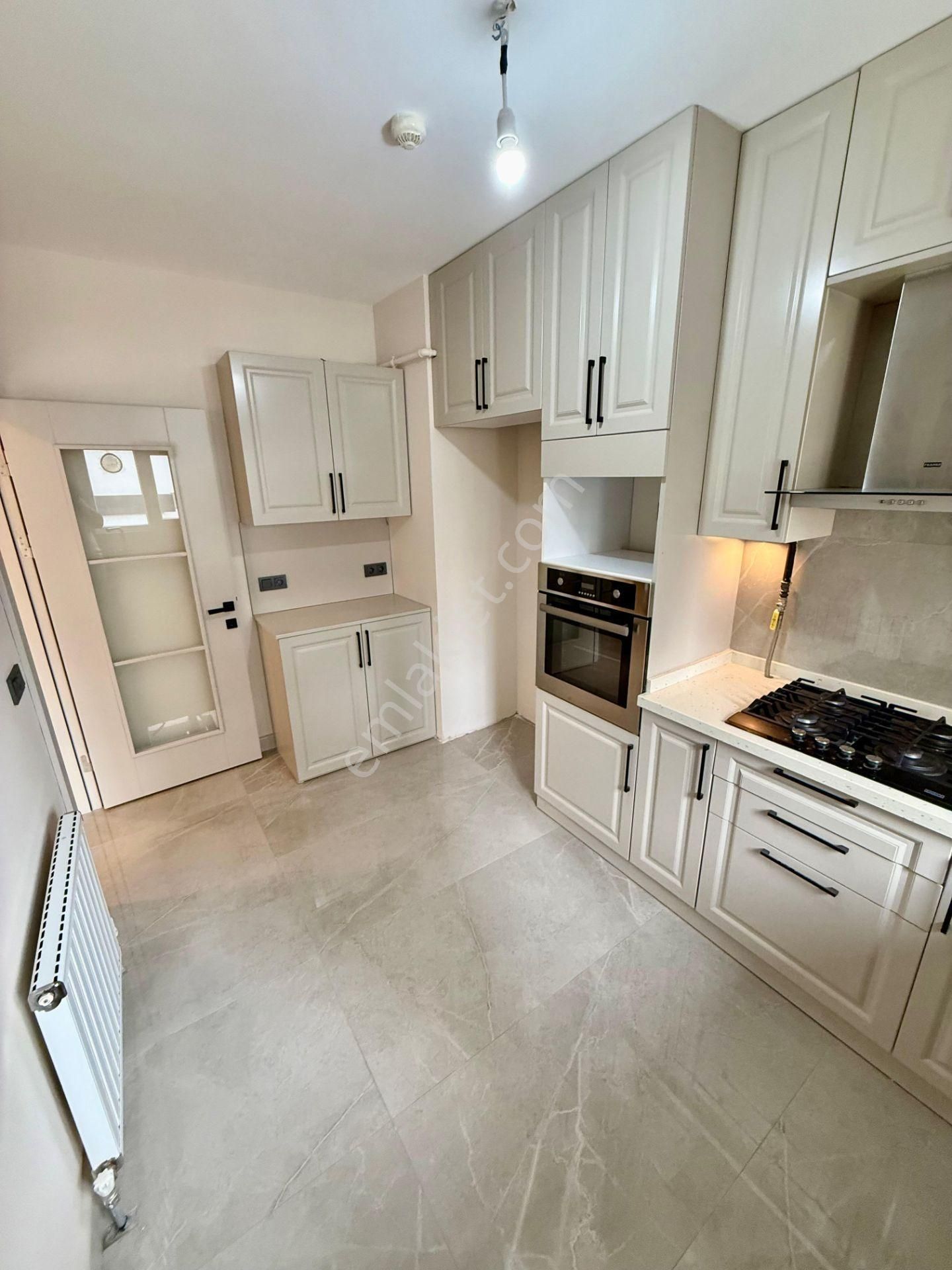 Konut Ve Ticari'den Havuzlu , Güvenlikli Sitede Caddeye Yakın Satılık 2+1 - Görsel 11