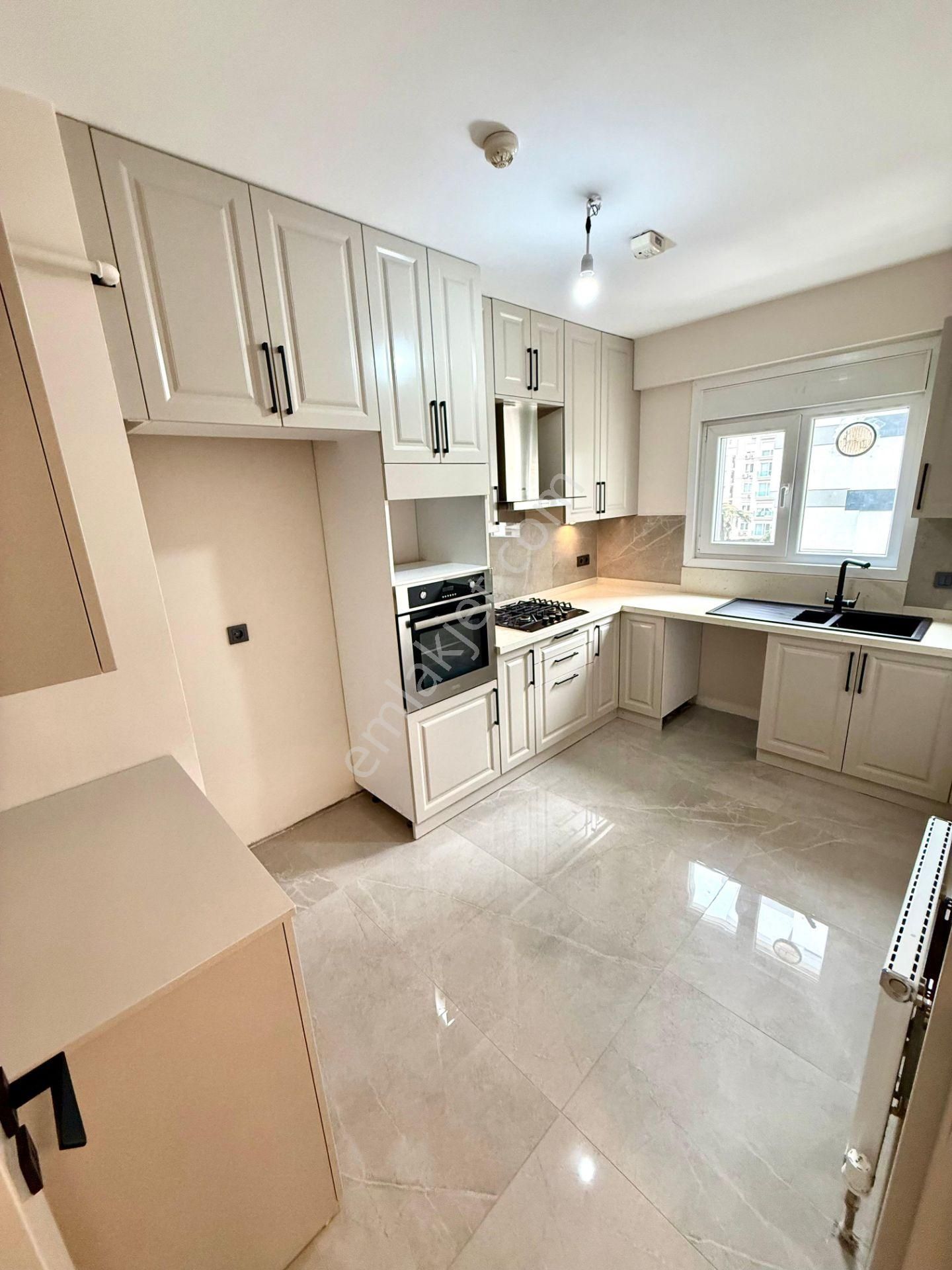 Konut Ve Ticari'den Havuzlu , Güvenlikli Sitede Caddeye Yakın Satılık 2+1 - Görsel 12