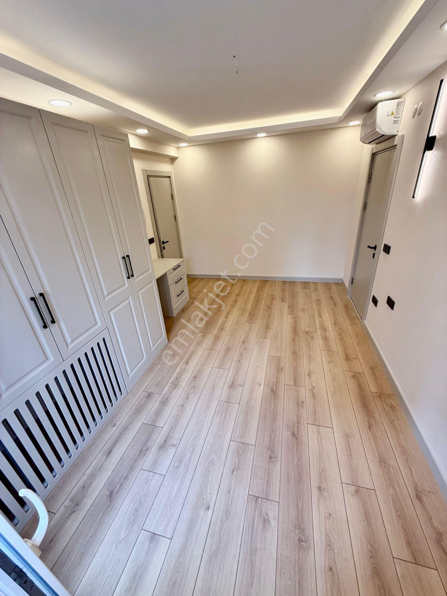 Konut Ve Ticari'den Havuzlu , Güvenlikli Sitede Caddeye Yakın Satılık 2+1 - Görsel 13