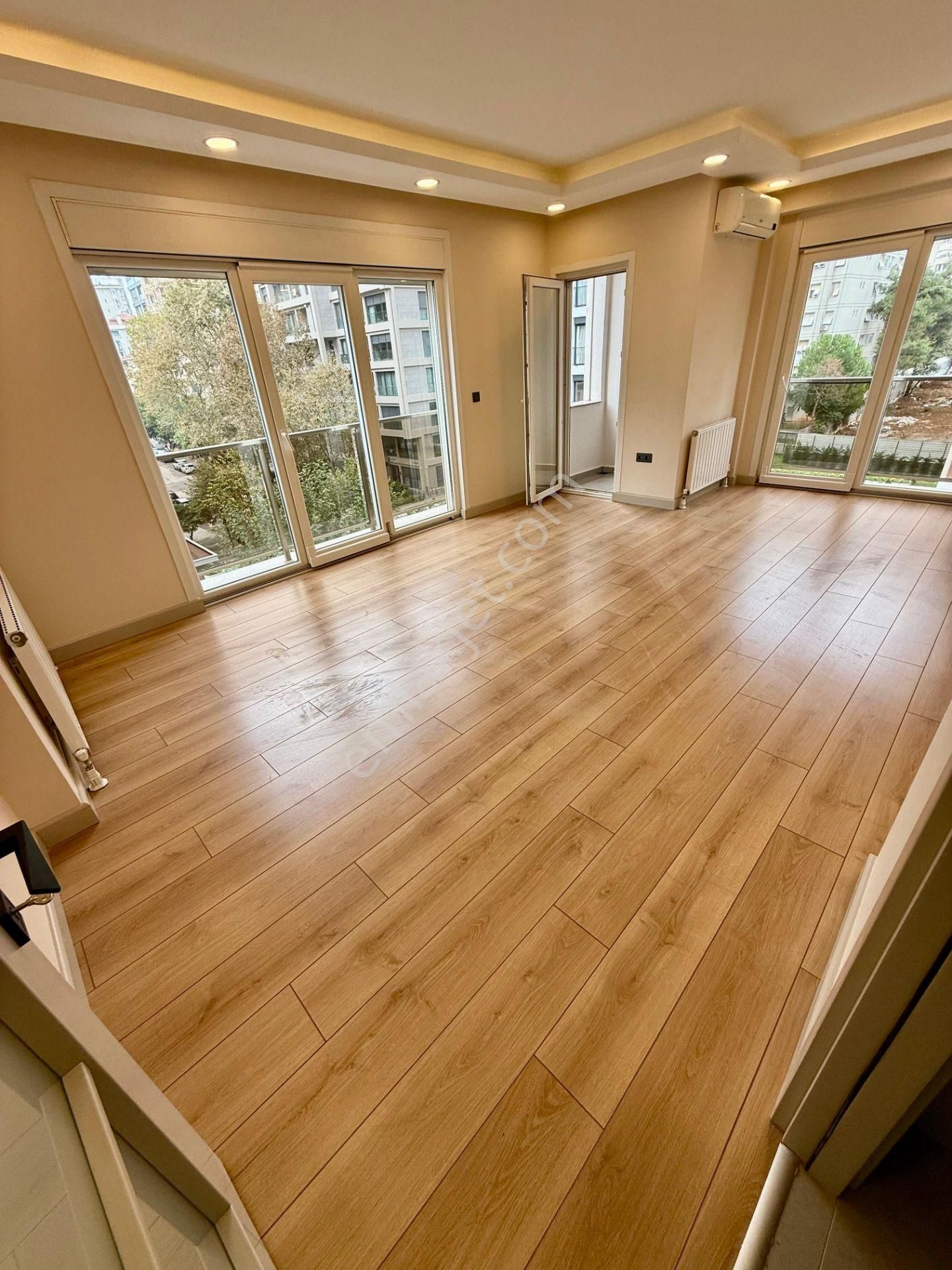 Konut Ve Ticari'den Havuzlu , Güvenlikli Sitede Caddeye Yakın Satılık 2+1 - Görsel 8