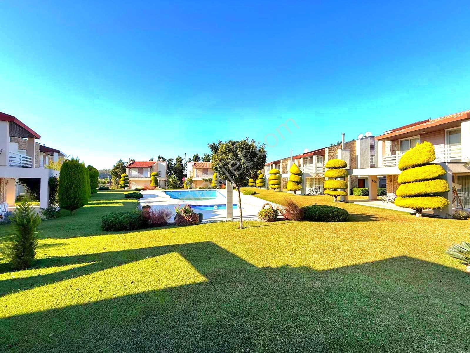 Kuşadası Sahil Sitelerinde Plaja Yakın Havuzlu Sitede Tek Müstakil Villa - Görsel 4