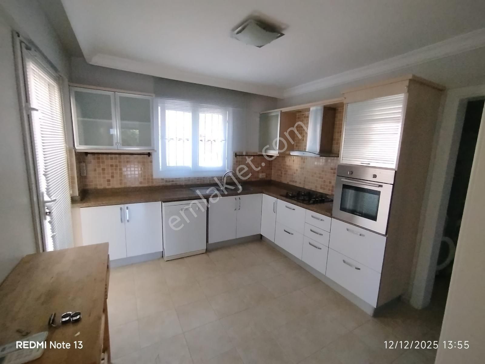 Kuşadası Sahil Sitelerinde Plaja Yakın Havuzlu Sitede Tek Müstakil Villa - Görsel 21