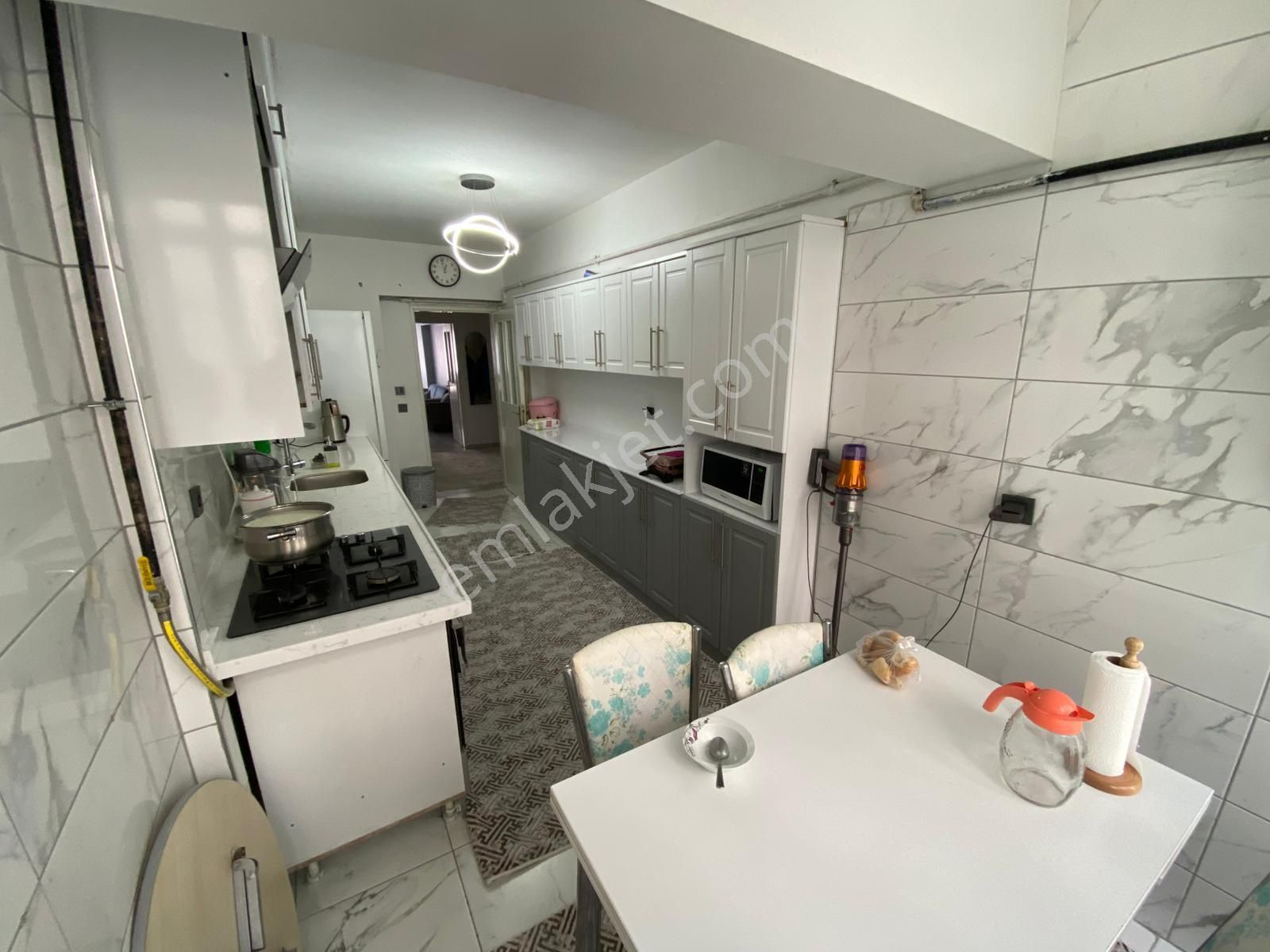 Köşk Mahallesi'nde Katta Hastane Yanı 3+1 Daire! - Görsel 4