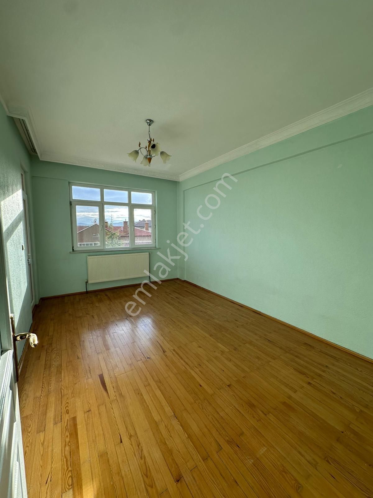 Lalebahçe'de 5+1 Park Manzaralı Bakımlı Kiralık Daire - Görsel 12