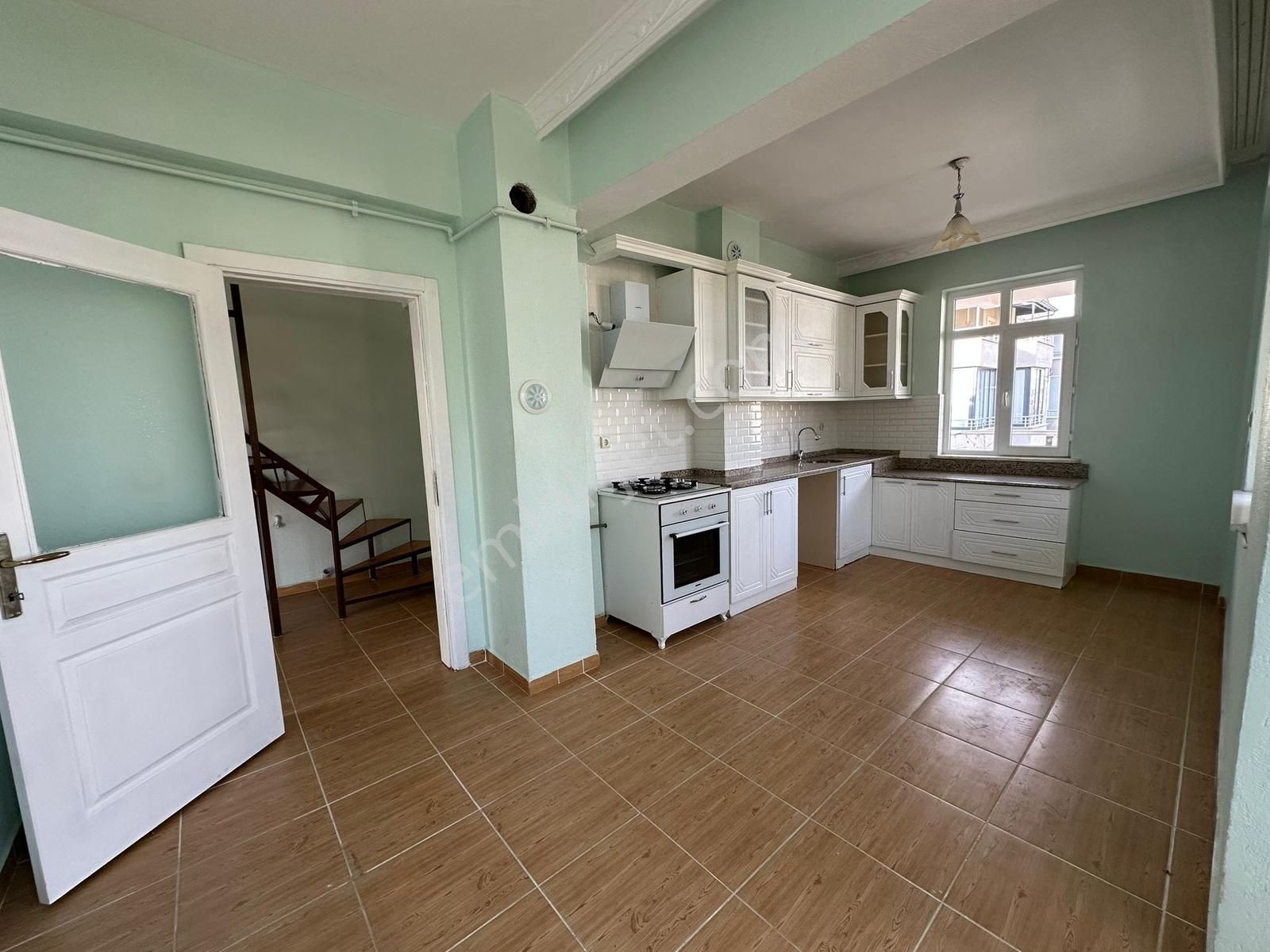 Lalebahçe'de 5+1 Park Manzaralı Bakımlı Kiralık Daire - Görsel 17