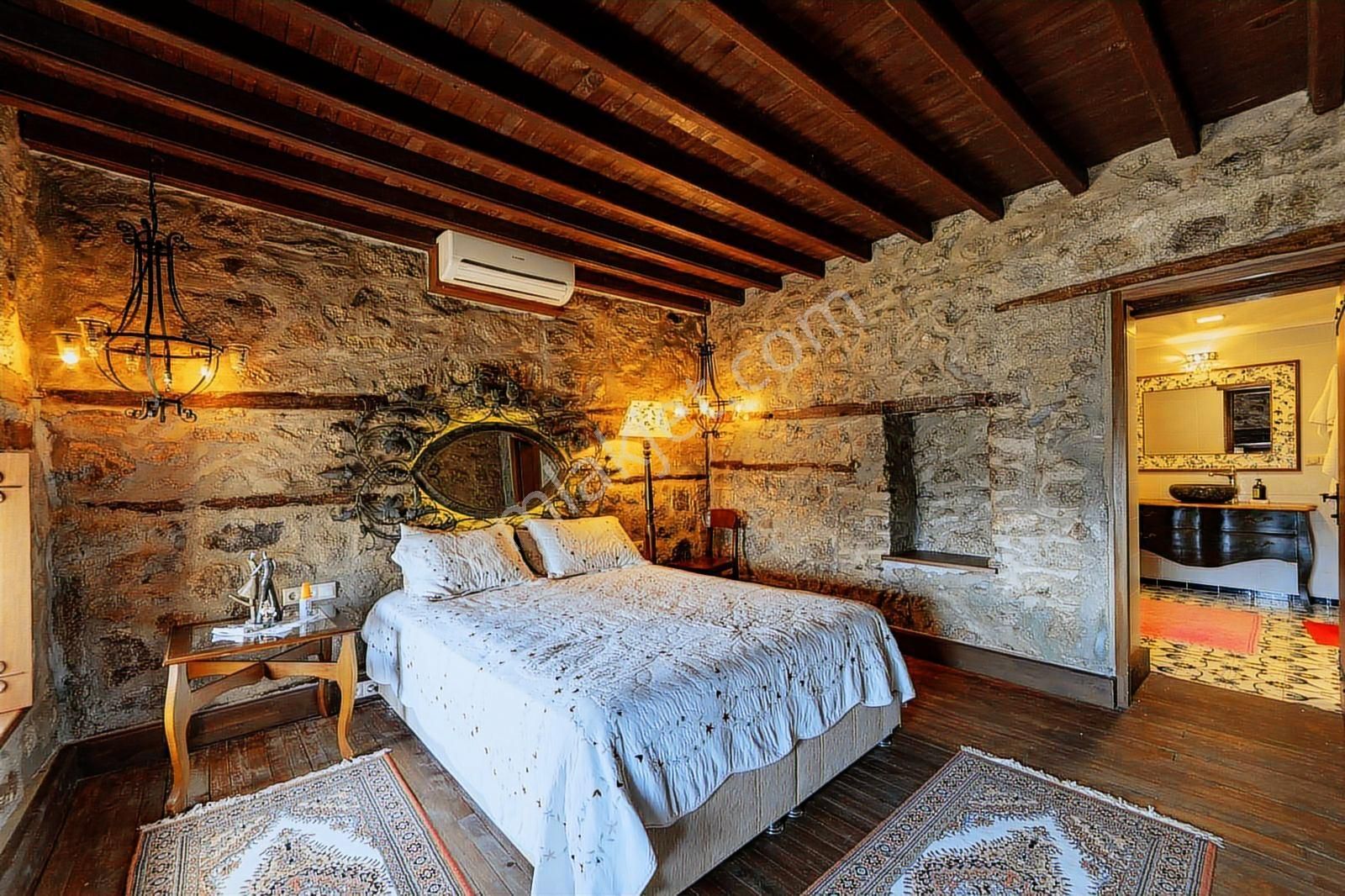 Bodrum Ortakentte Satılık Tarihî Taş Kule Ev 5+2 Özel Havuzlu - Görsel 27