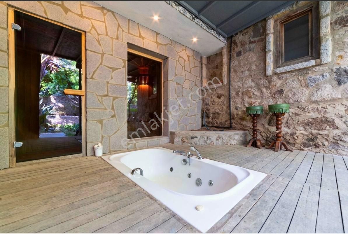 Bodrum Ortakentte Satılık Tarihî Taş Kule Ev 5+2 Özel Havuzlu - Görsel 9