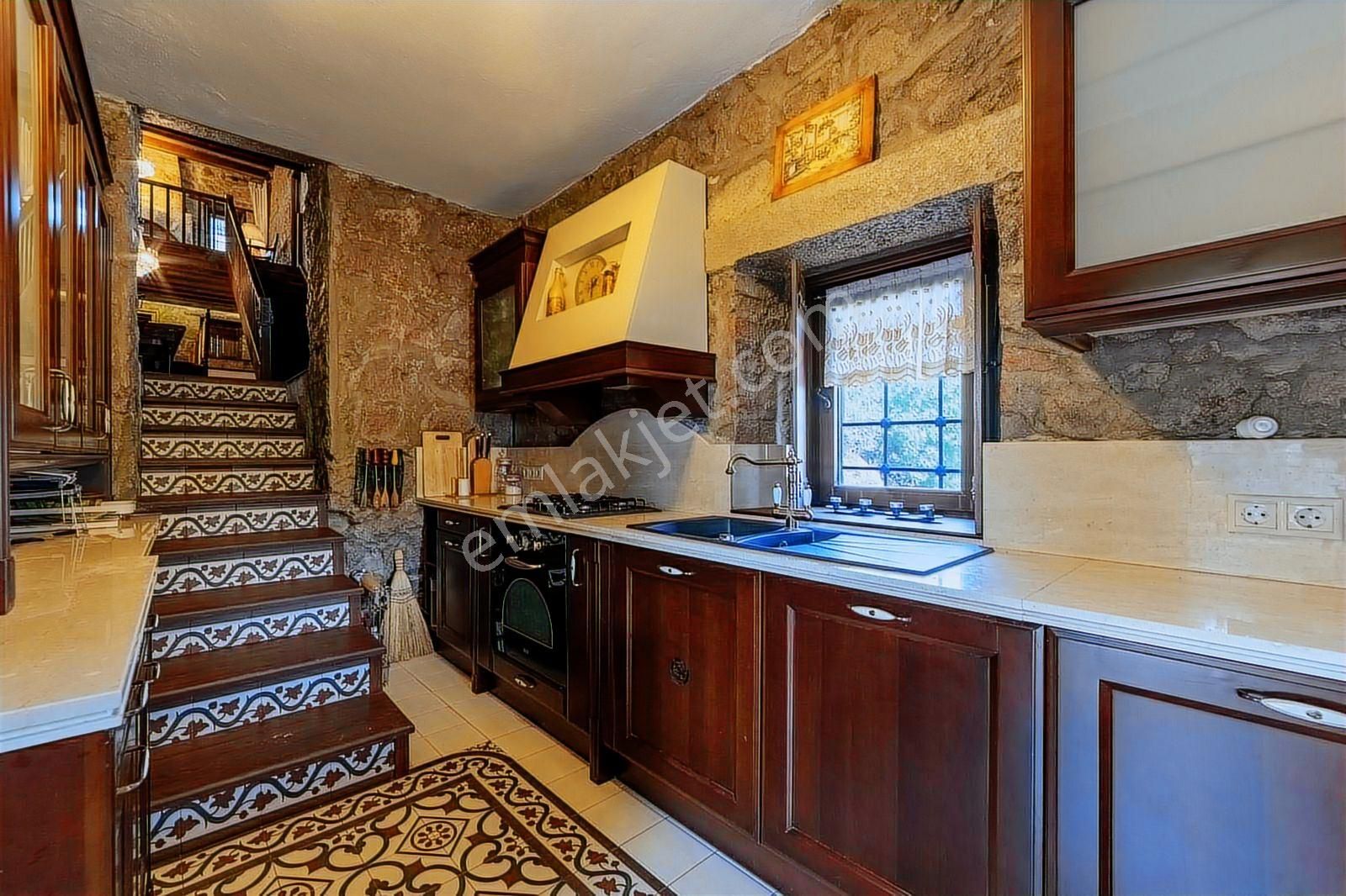 Bodrum Ortakentte Satılık Tarihî Taş Kule Ev 5+2 Özel Havuzlu - Görsel 18