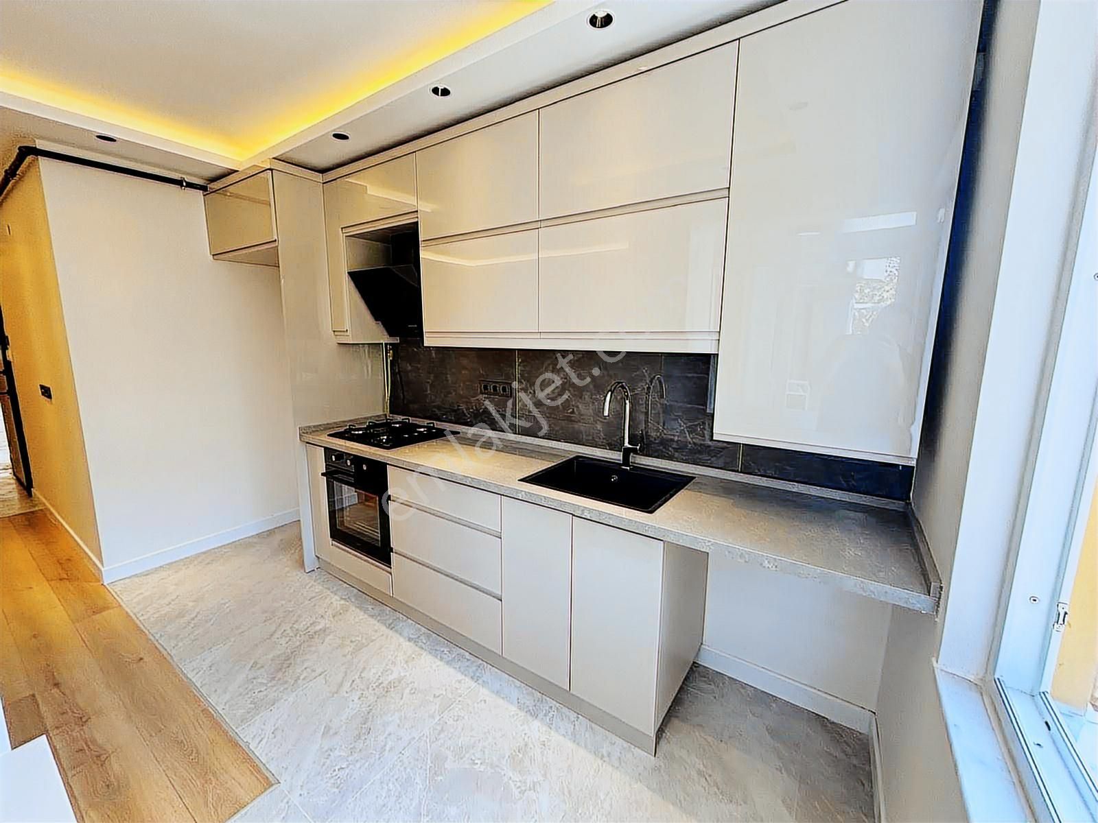 Poligon Metro Yanında Arakat Satılık 3+1 Tadilatlı Daire - Görsel 9