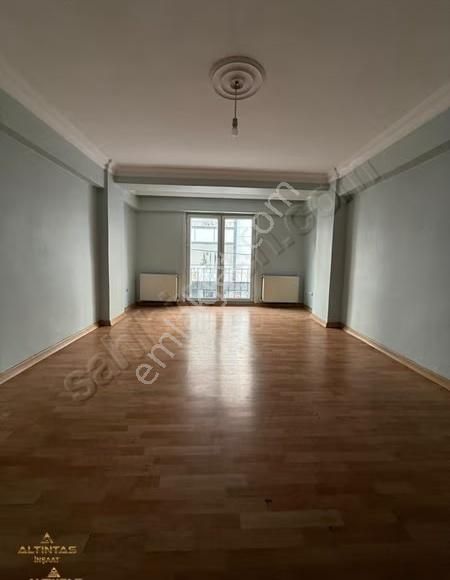 Satılık Daire 2+1 110m2 Meydana Yürüme Mesafesinde - Görsel 3