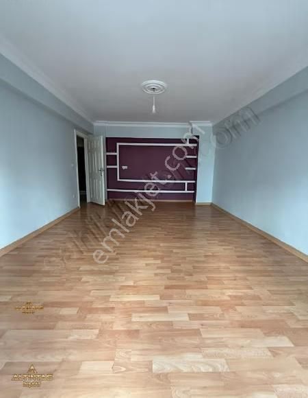 Satılık Daire 2+1 110m2 Meydana Yürüme Mesafesinde - Görsel 5