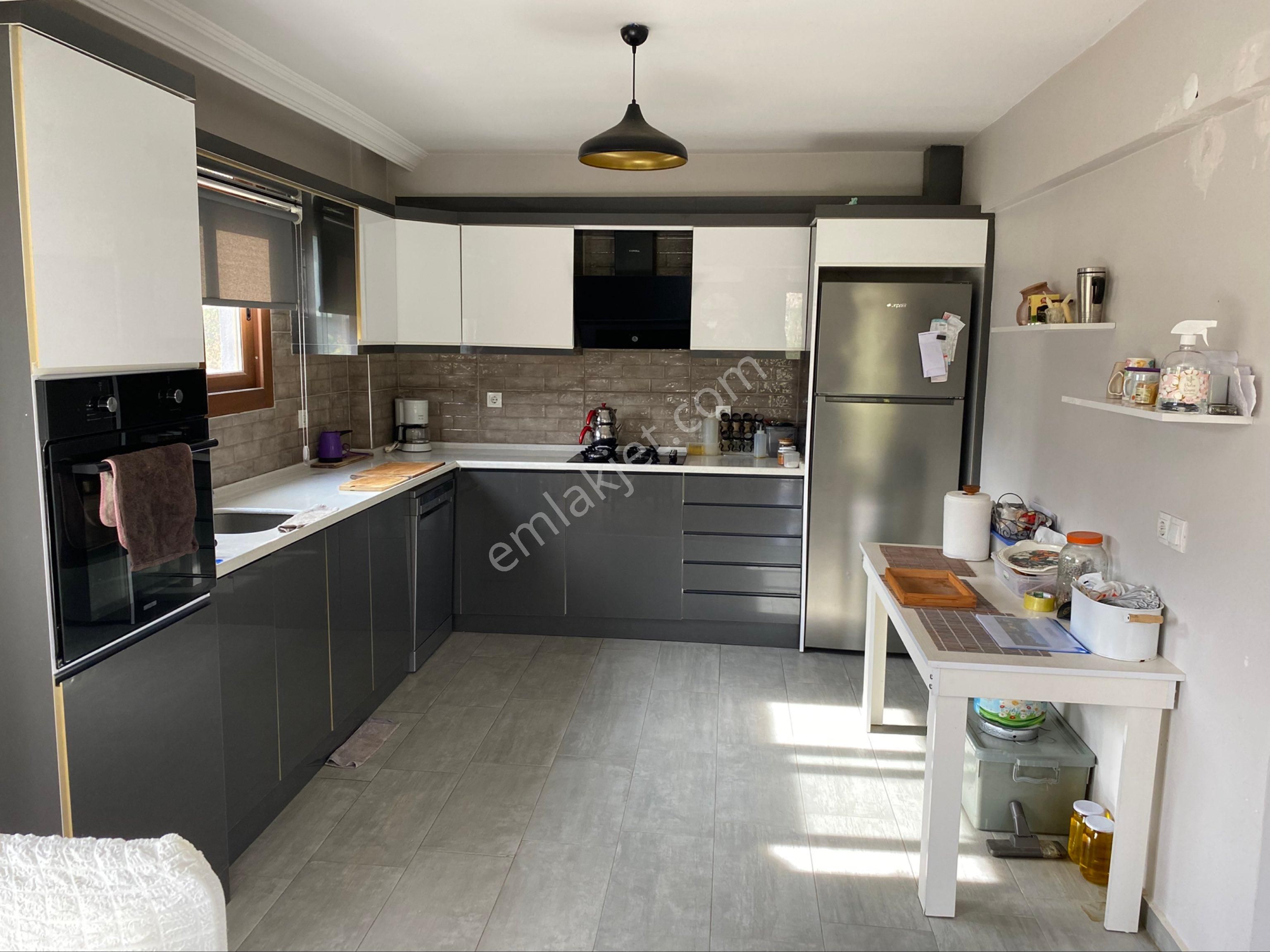 Merkeze 4 Km Mesafede,doğa Manzaralı,bahçeli Villa - Görsel 18