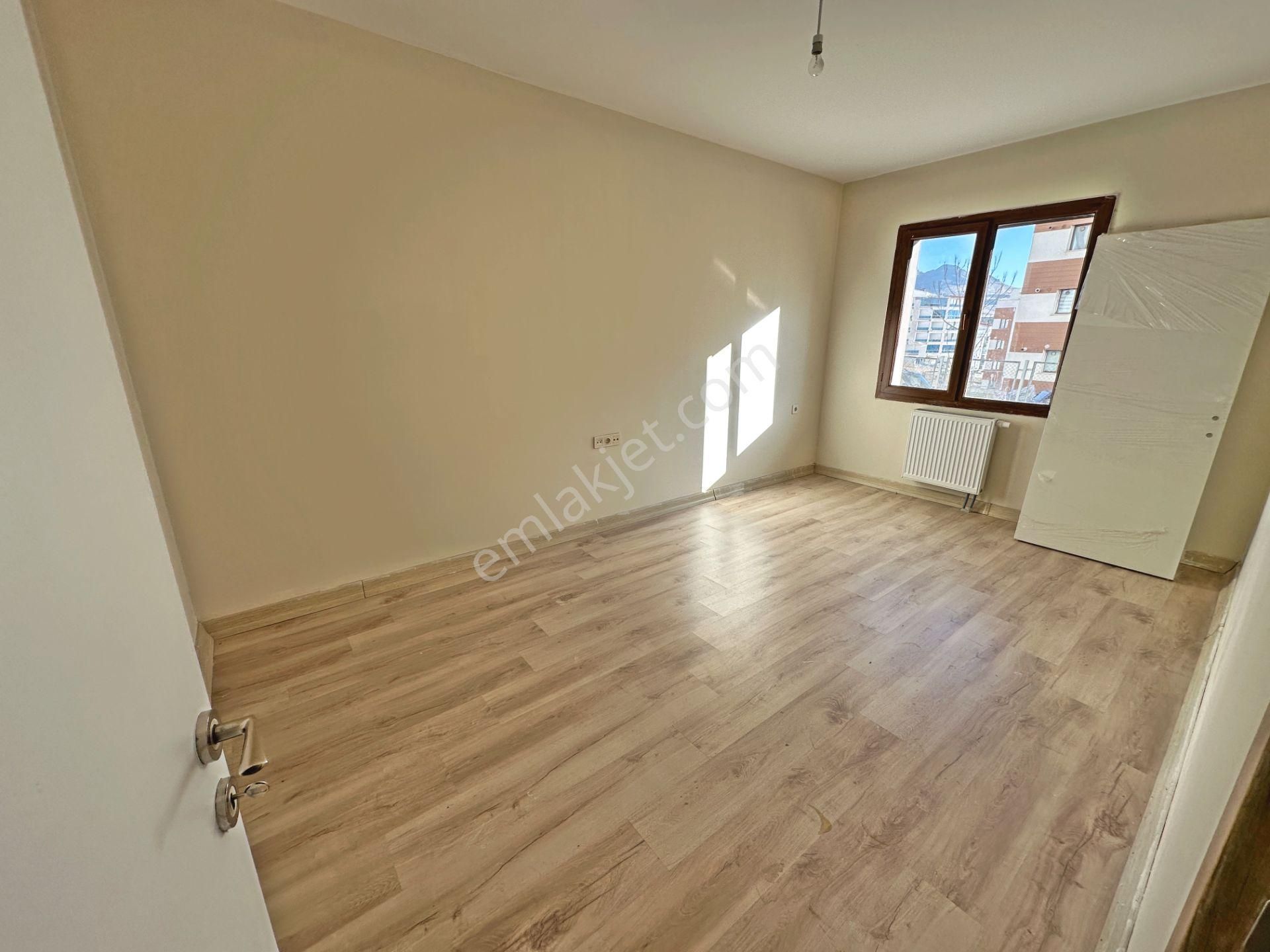 Altıağaç Toki'de Merkezi Konumda Yapılı Önü Açık 2+1 Kiralık Daire - Görsel 8