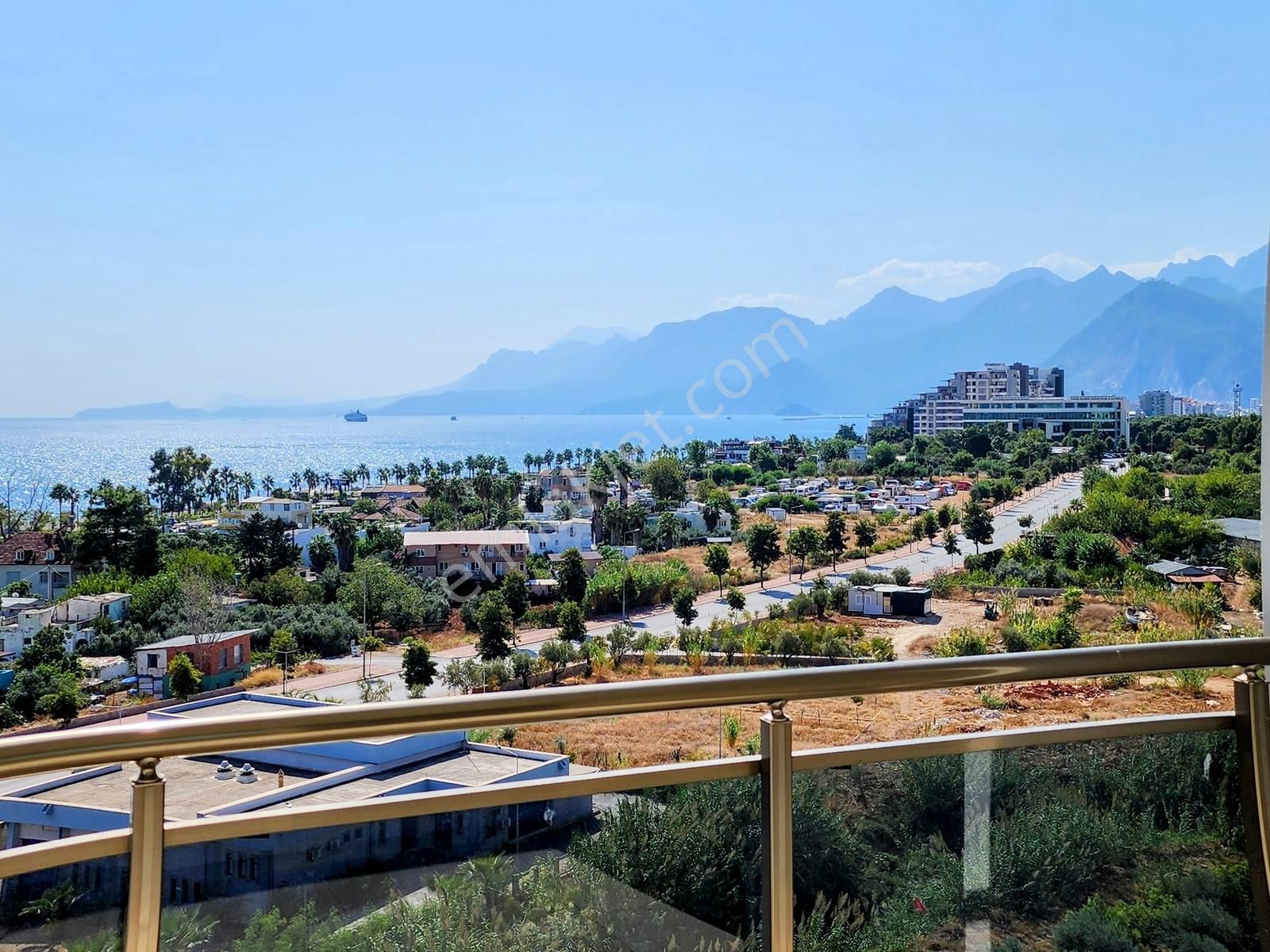 Site İçinde Deniz Manzaralı 1+1 Lüks Daire | Fema