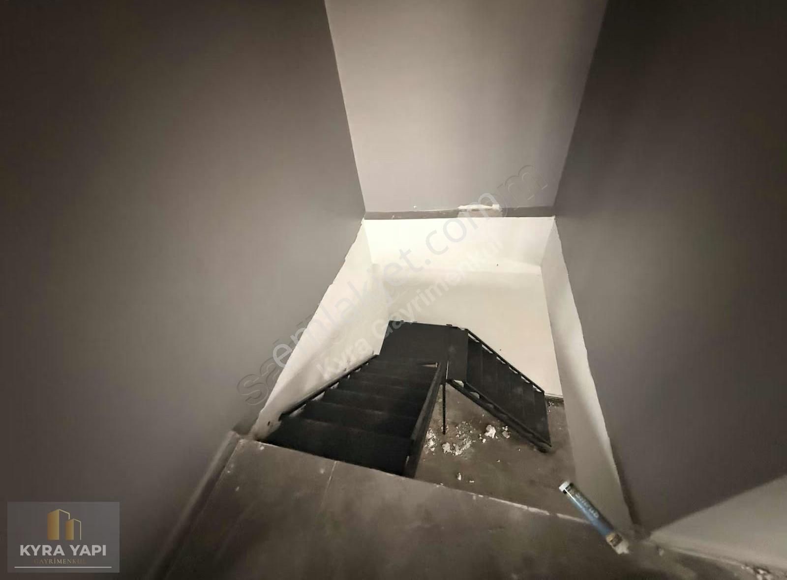 Kıbrıs Caddesi Üzerinde 220 M2 Depolu Dükkan Mağaza - Görsel 11