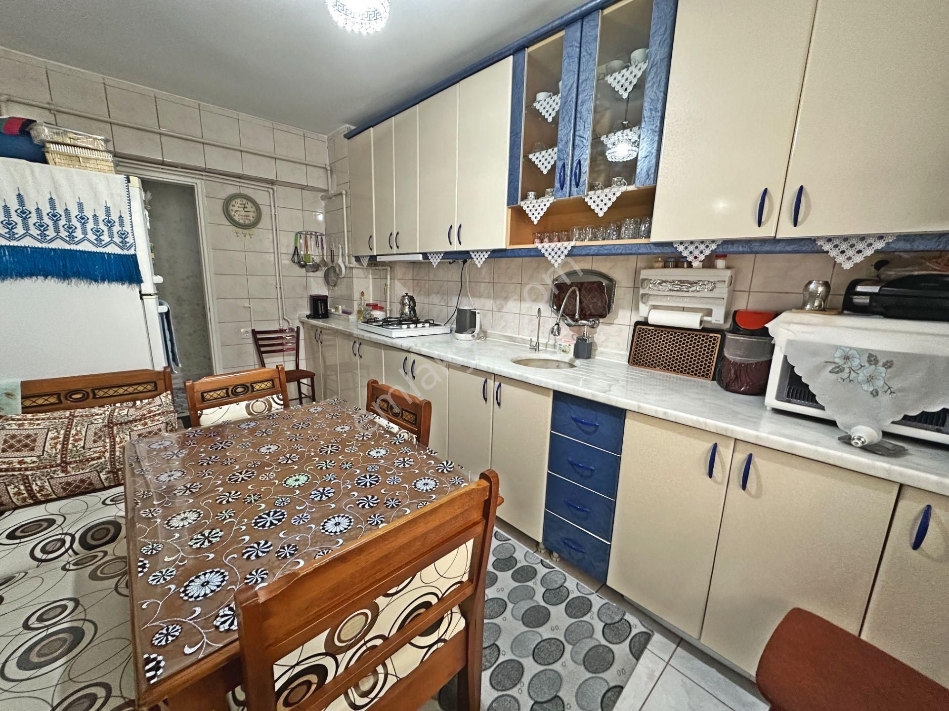 Hocalı Cadde Yakınında Ara Katta Çift Balkonlu 3+1 Satılık Daire - Görsel 7