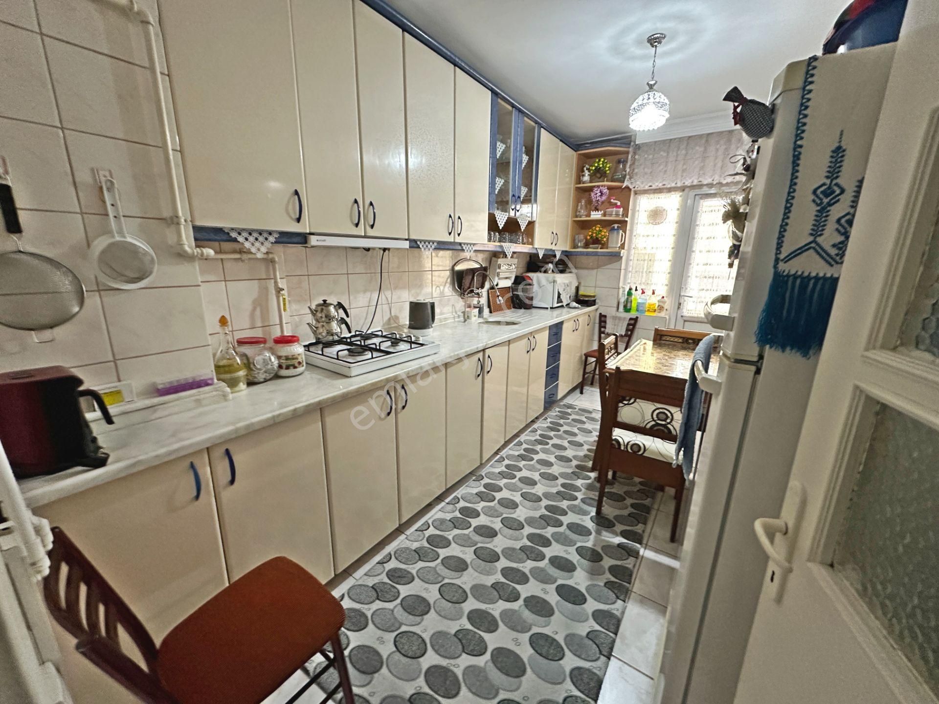 Hocalı Cadde Yakınında Ara Katta Çift Balkonlu 3+1 Satılık Daire - Görsel 4