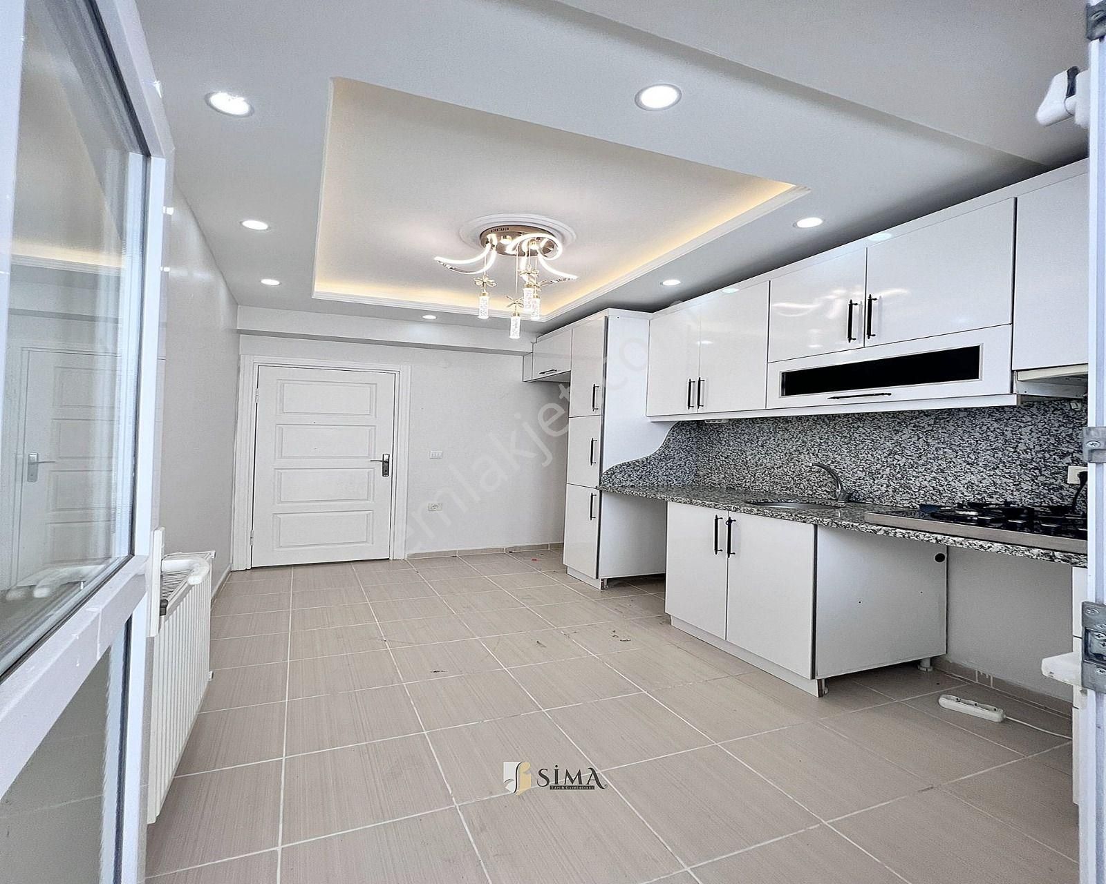 Güzelyurt Mah . Metrobüse Yürüme Mesafesi 7 Dk 2+1 Ara Kat Krediye Ugun Daire - Görsel 14