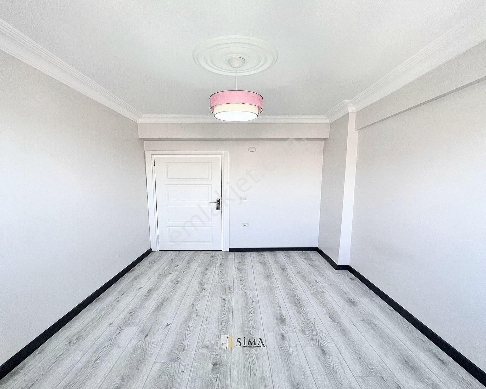 Güzelyurt Mah . Metrobüse Yürüme Mesafesi 7 Dk 2+1 Ara Kat Krediye Ugun Daire - Görsel 16