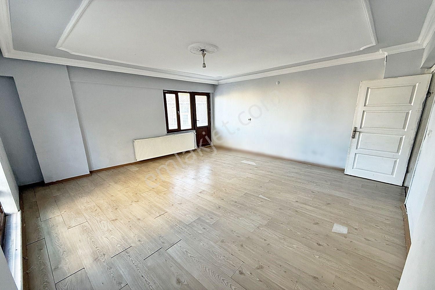 Metin Yapı'dan Cadde Üzeri Teraslı İskanlı Kombili Satılık 2+1!! - Görsel 4