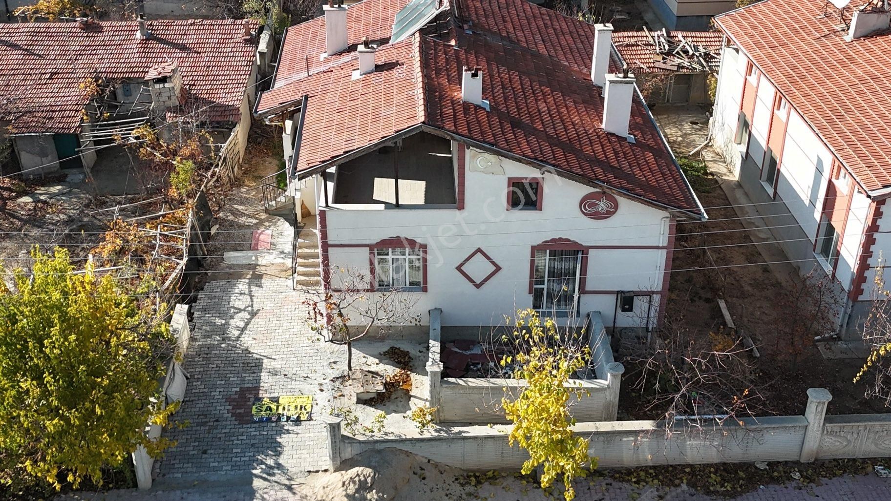 Karaaslan‘da 380 Metre² Arsa İçerisinde Tek Katlı 3 + 1 Müstakil Ev - Görsel 5