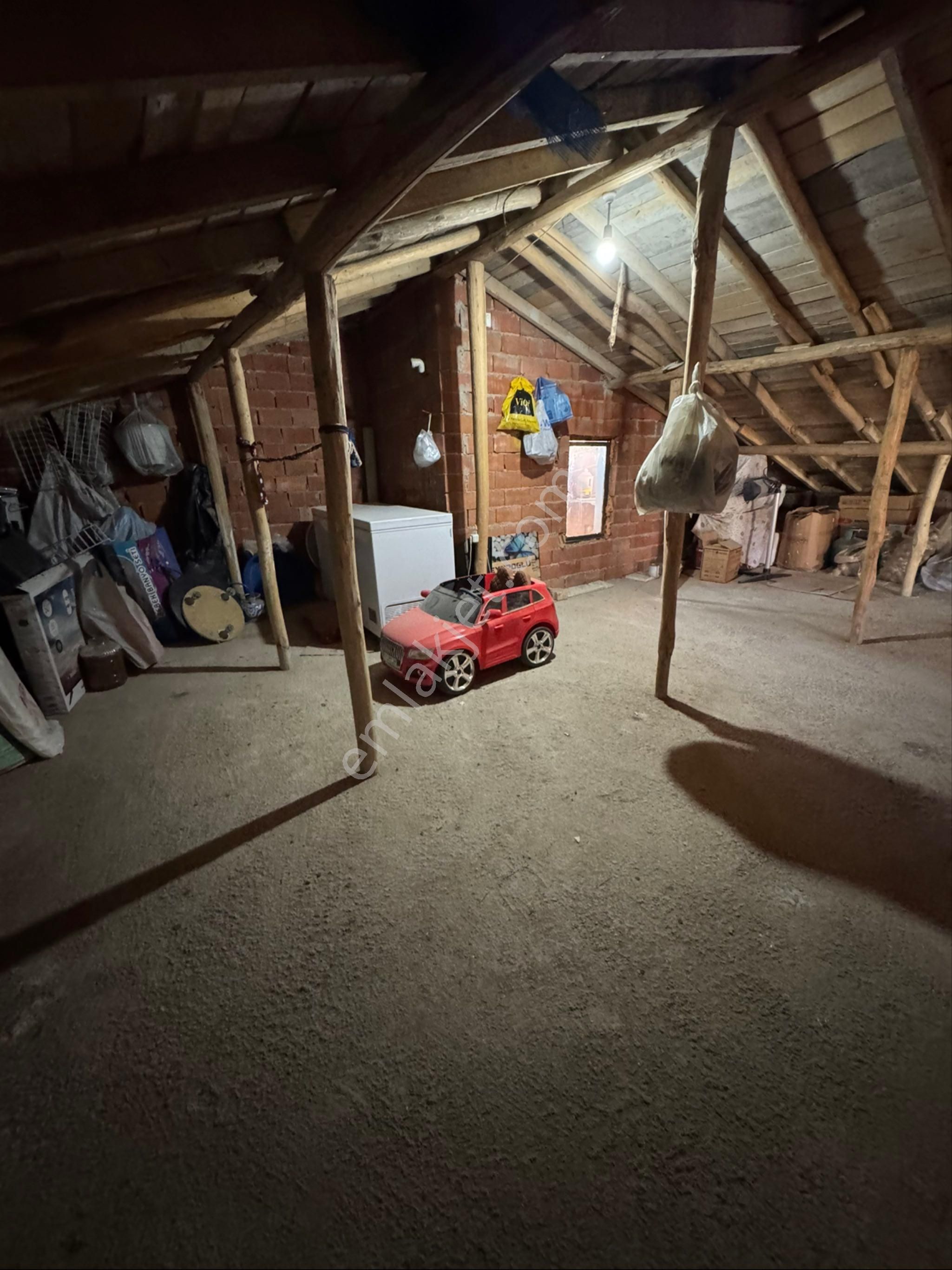 Karaaslan‘da 380 Metre² Arsa İçerisinde Tek Katlı 3 + 1 Müstakil Ev - Görsel 28