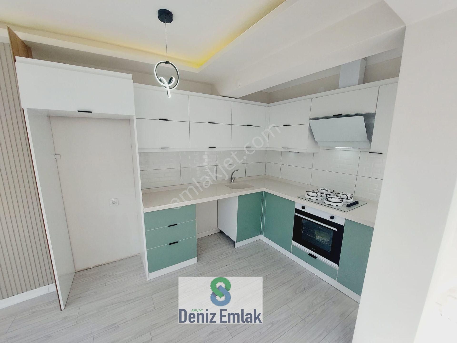 Denizden Akçay Sarıkızda Arakat Öncephe Masrafsız Satılık 2+1 Daire.