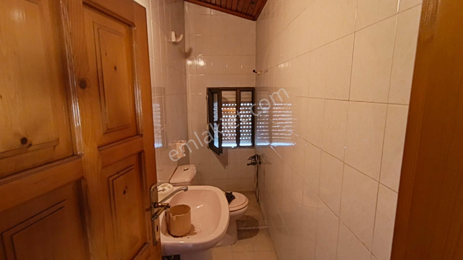 Satılık Denize Yürüme Mesafesinde Bahçeli 5+1 Yazlık - Görsel 32