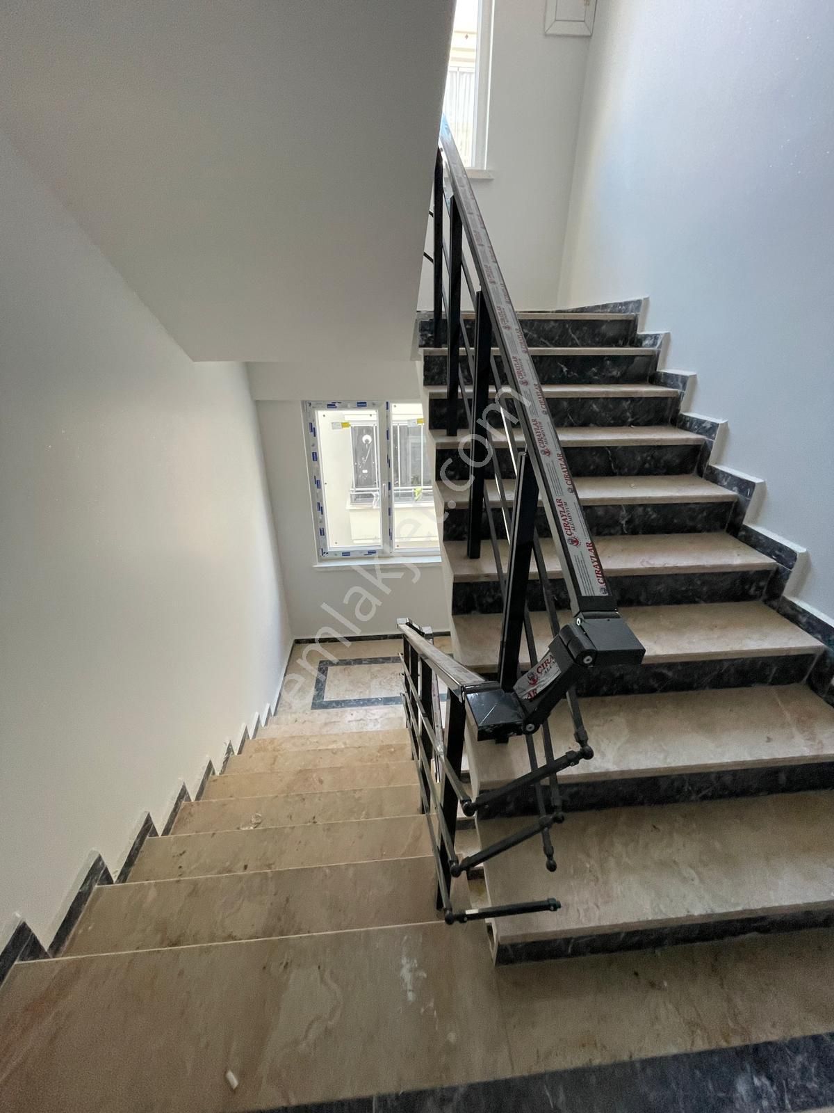 Afyon Üçok Emlaktan Mareşal F Çakmak Mah Satılık Sıfır Ultra Lüx 2+1 Daireler - Görsel 8