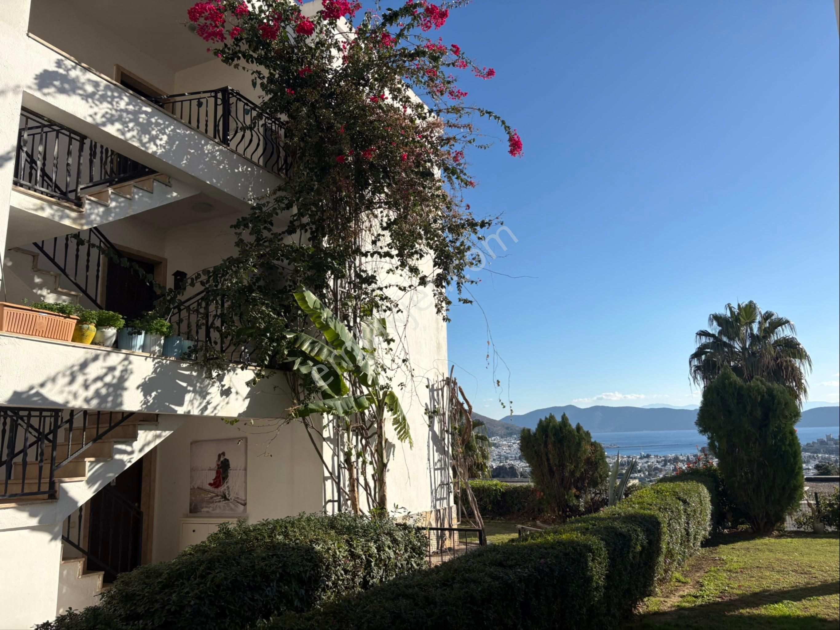 Bodrum Yokuşbaşında Deniz Manzaralı Bahçe Katı Daire - Görsel 2