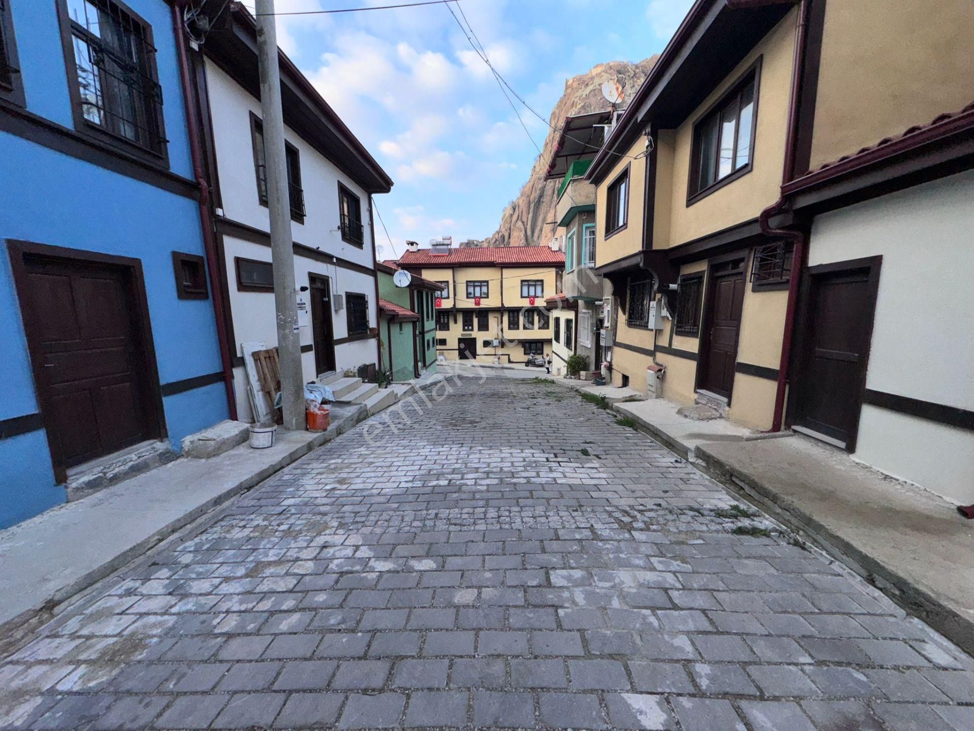 Afyon Prestij Gayrimenkulden Taci Ahmet Mahallesinde Satılık Müstakil Ev - Görsel 9