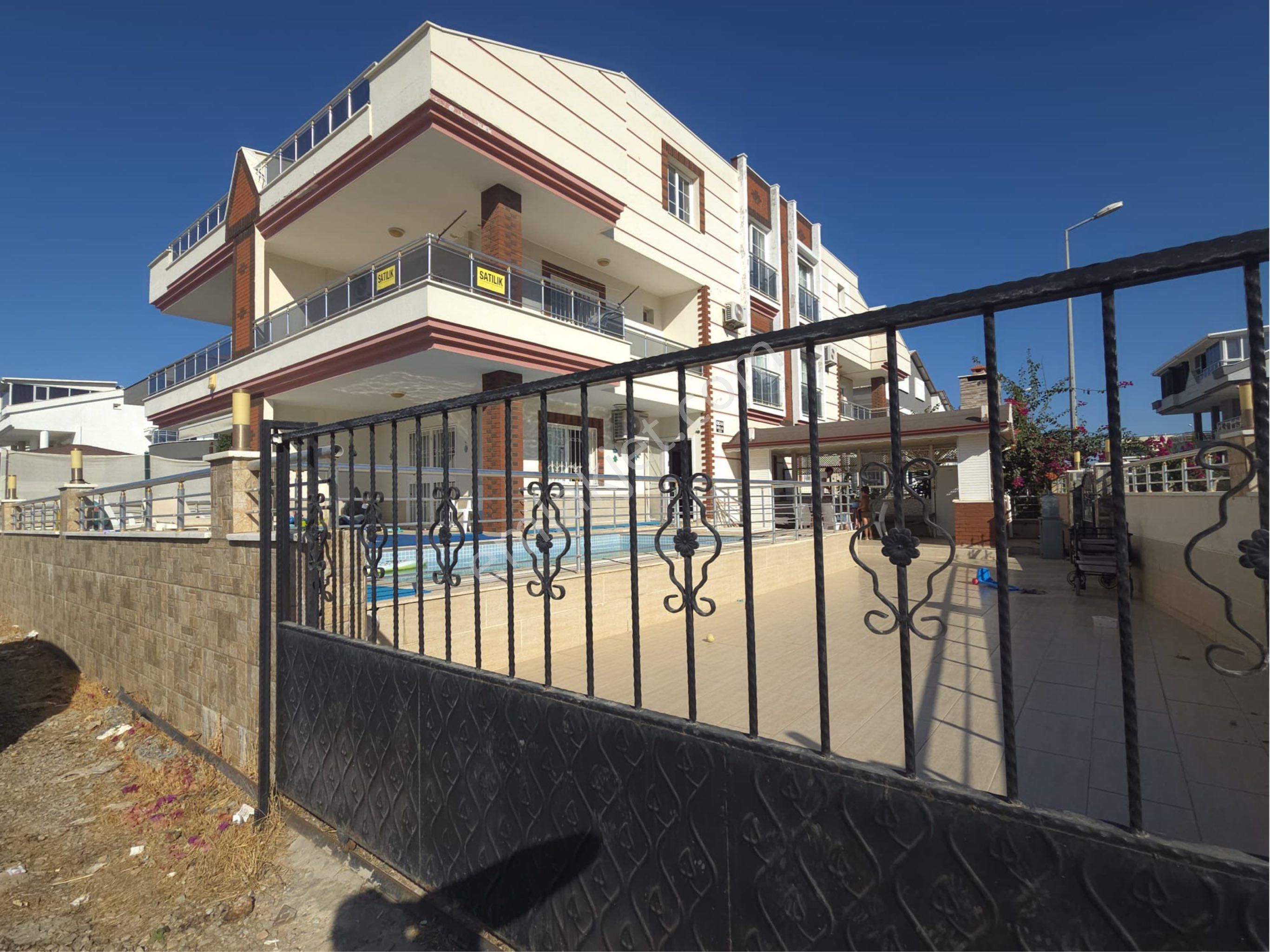 Efeler’de Köşe Konum, 4+1, Havuzlu Eşyalı Villa