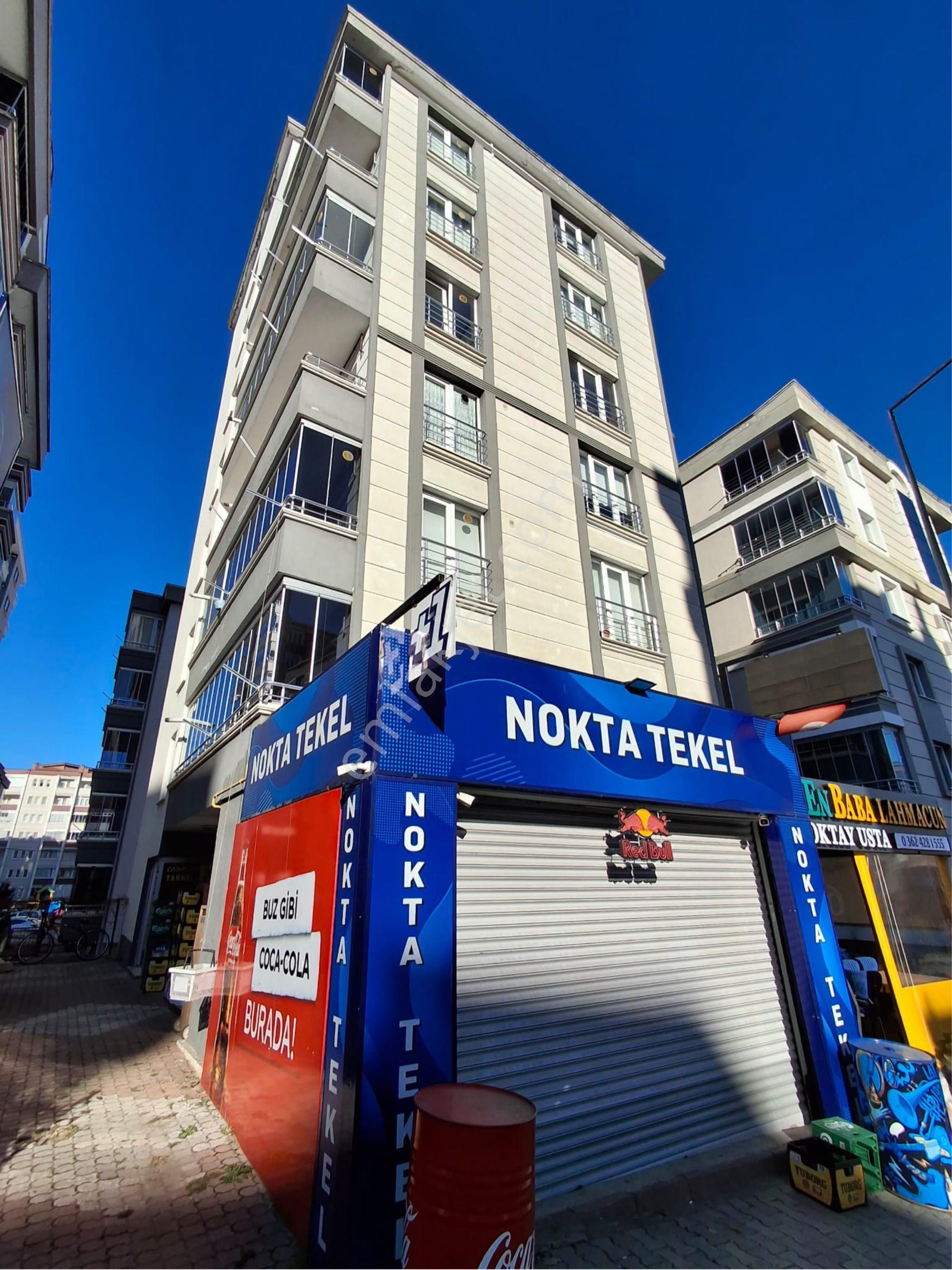 Atakentte Satılık 3+1 Daire Caddeye Cephe