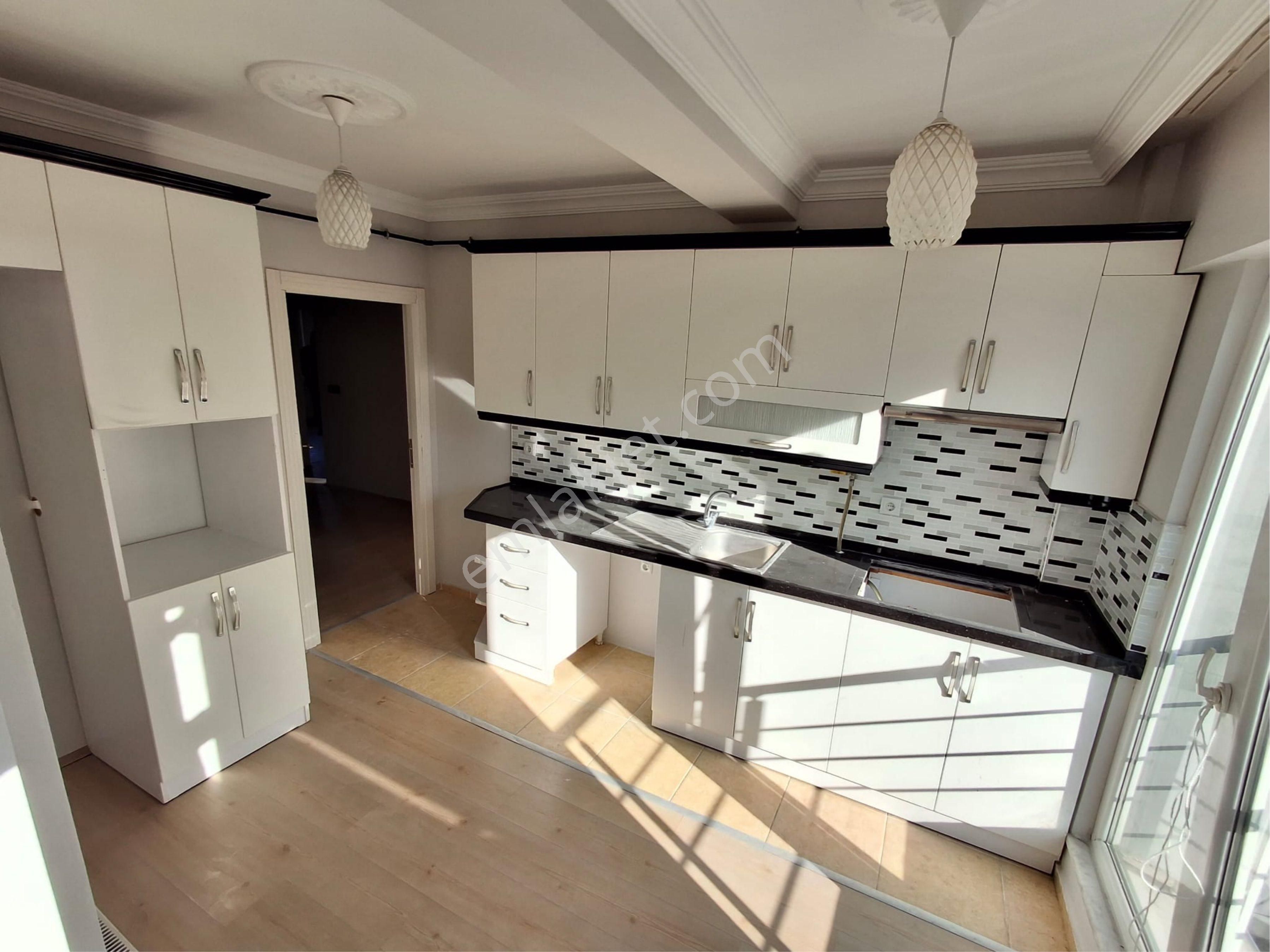 Atakentte Satılık 3+1 Daire Caddeye Cephe - Görsel 4