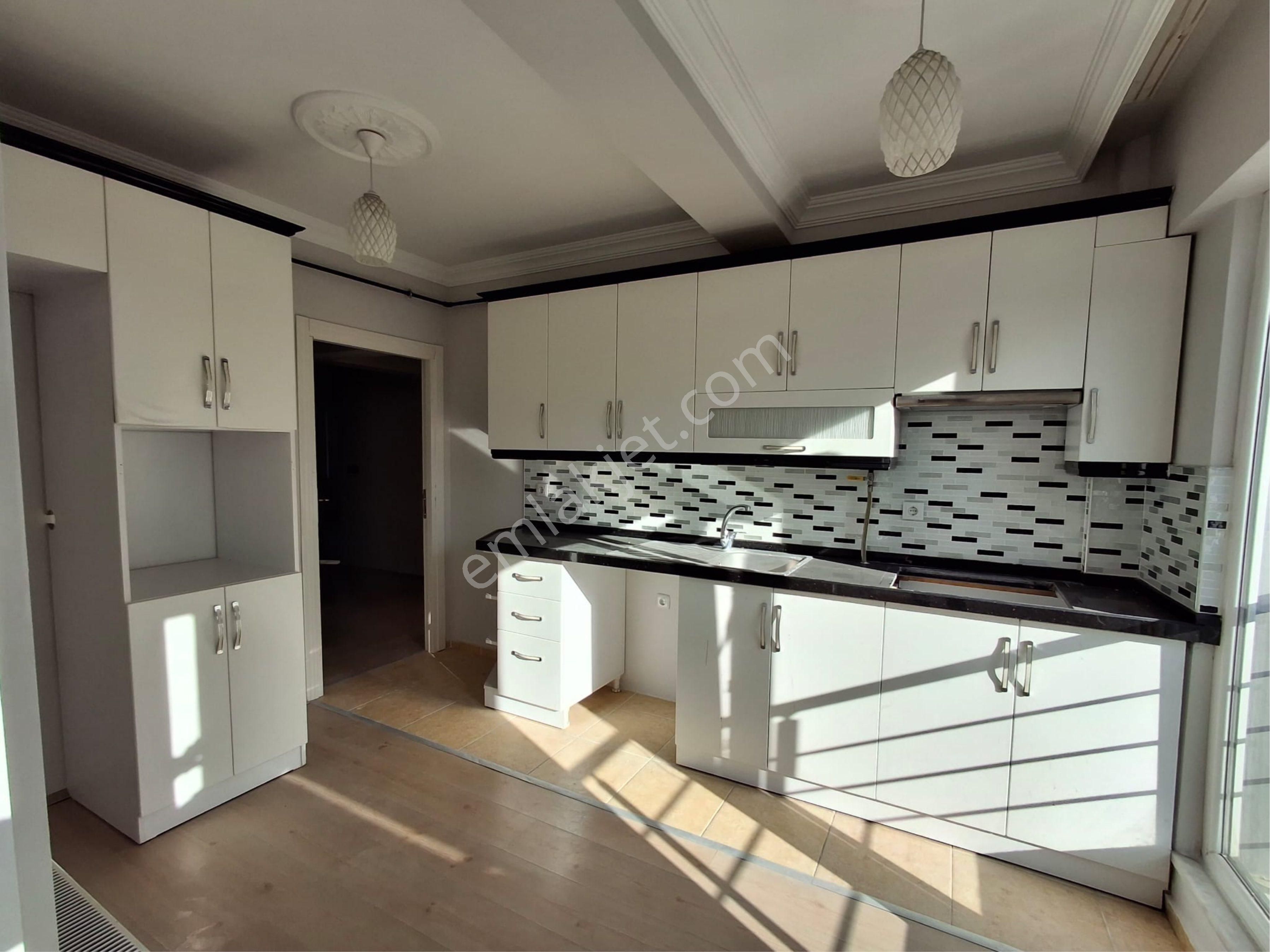 Atakentte Satılık 3+1 Daire Caddeye Cephe - Görsel 3