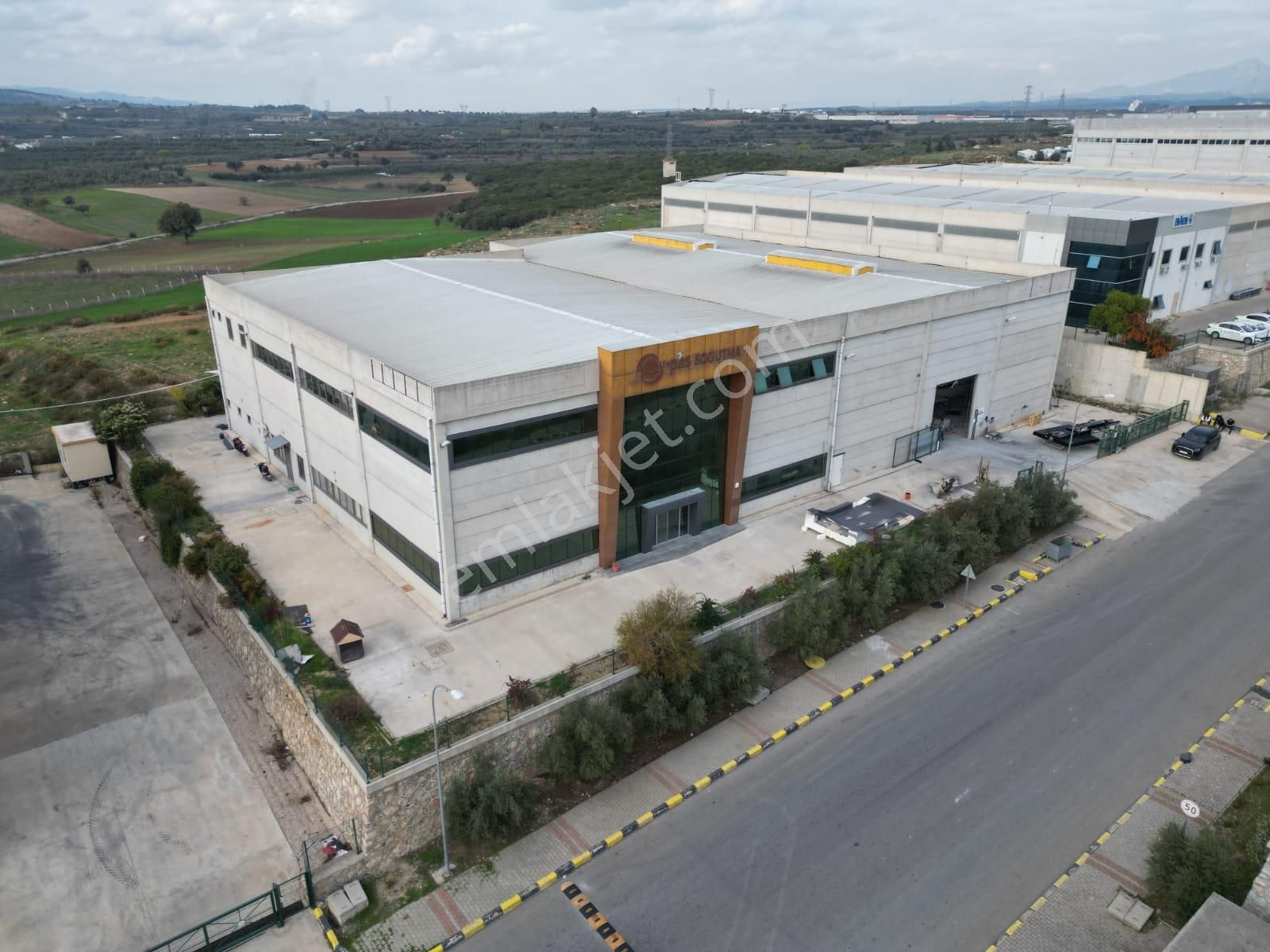 Qzen'den Pancar Osb'de 3990 M2 Arsada 3000 M2 Kiralık Fabrika