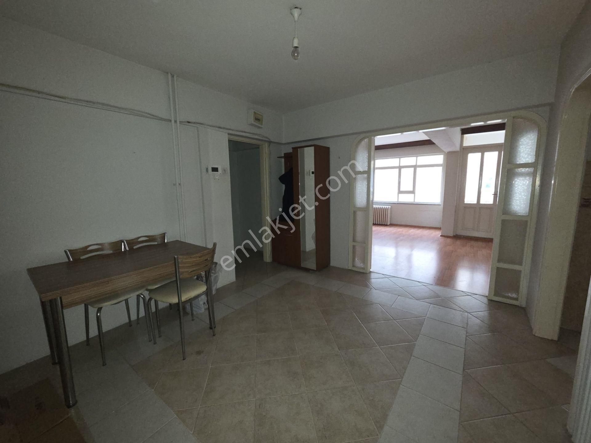 Heykel Merkezde Kiralık 2,5+1 Daire - Görsel 22