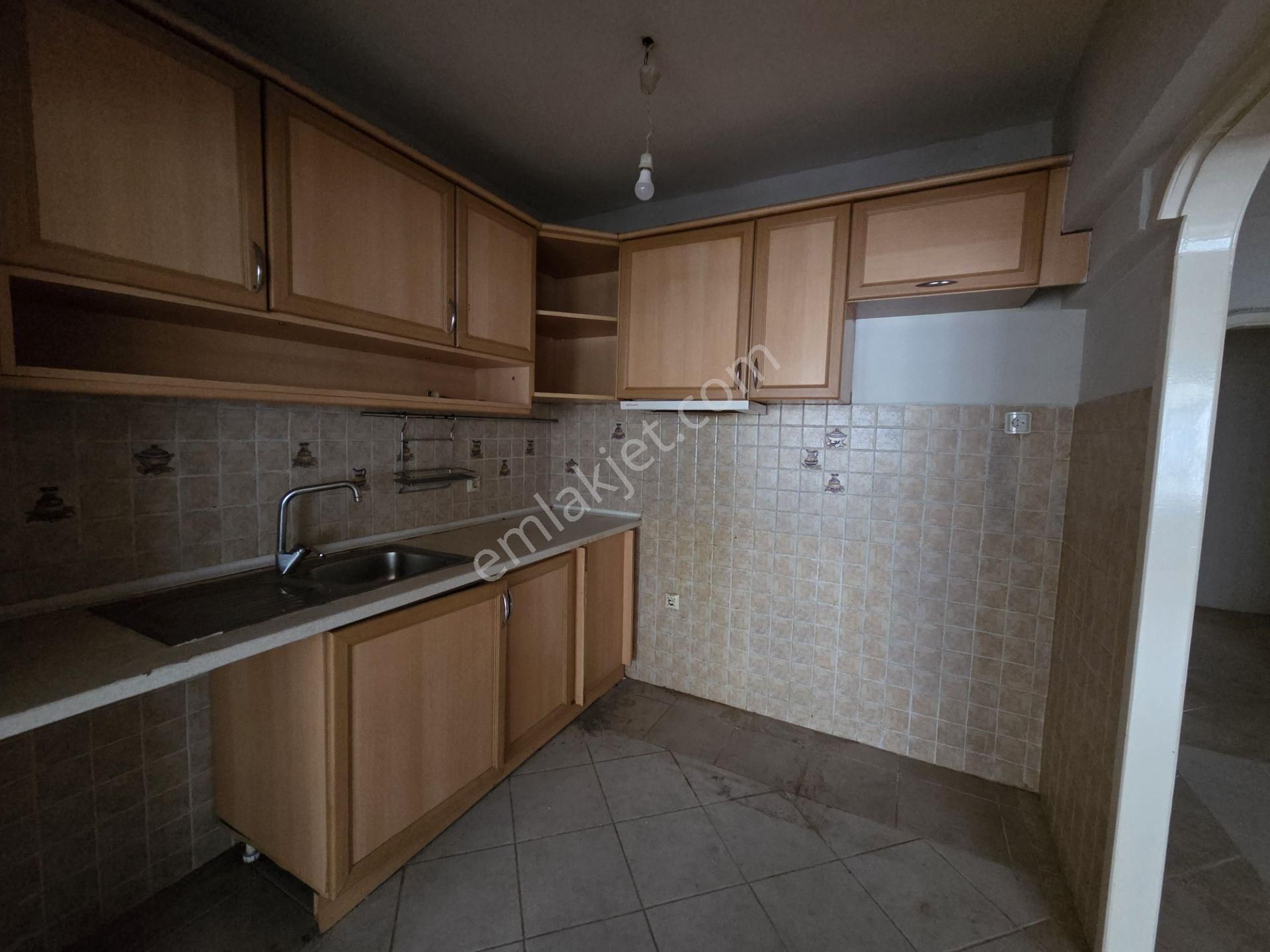 Heykel Merkezde Kiralık 2,5+1 Daire - Görsel 11