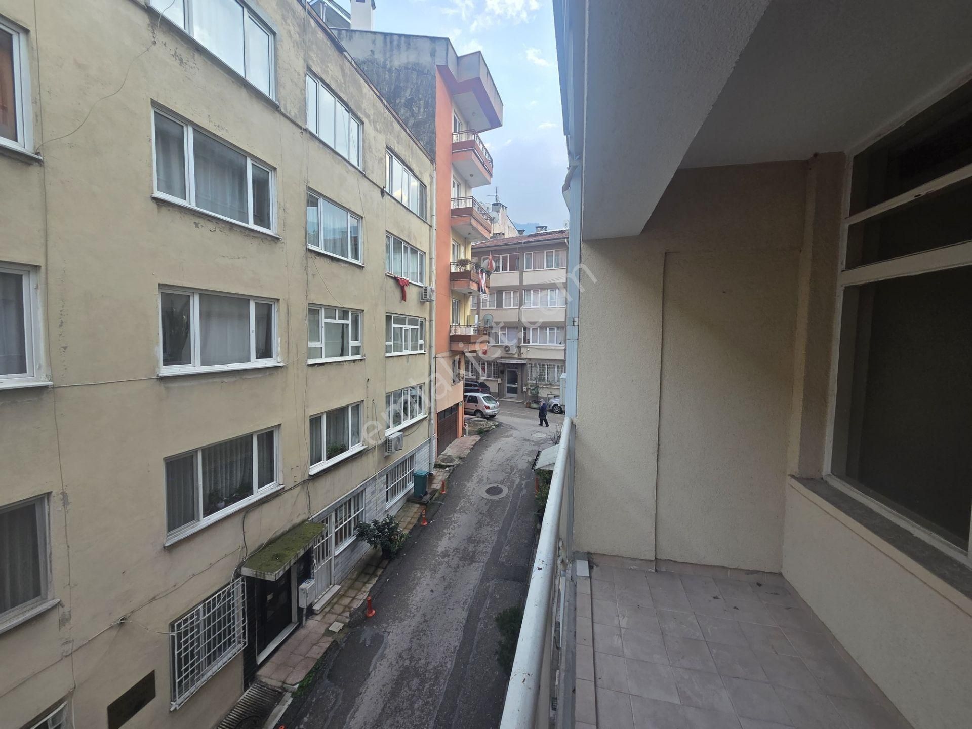 Heykel Merkezde Kiralık 2,5+1 Daire - Görsel 12