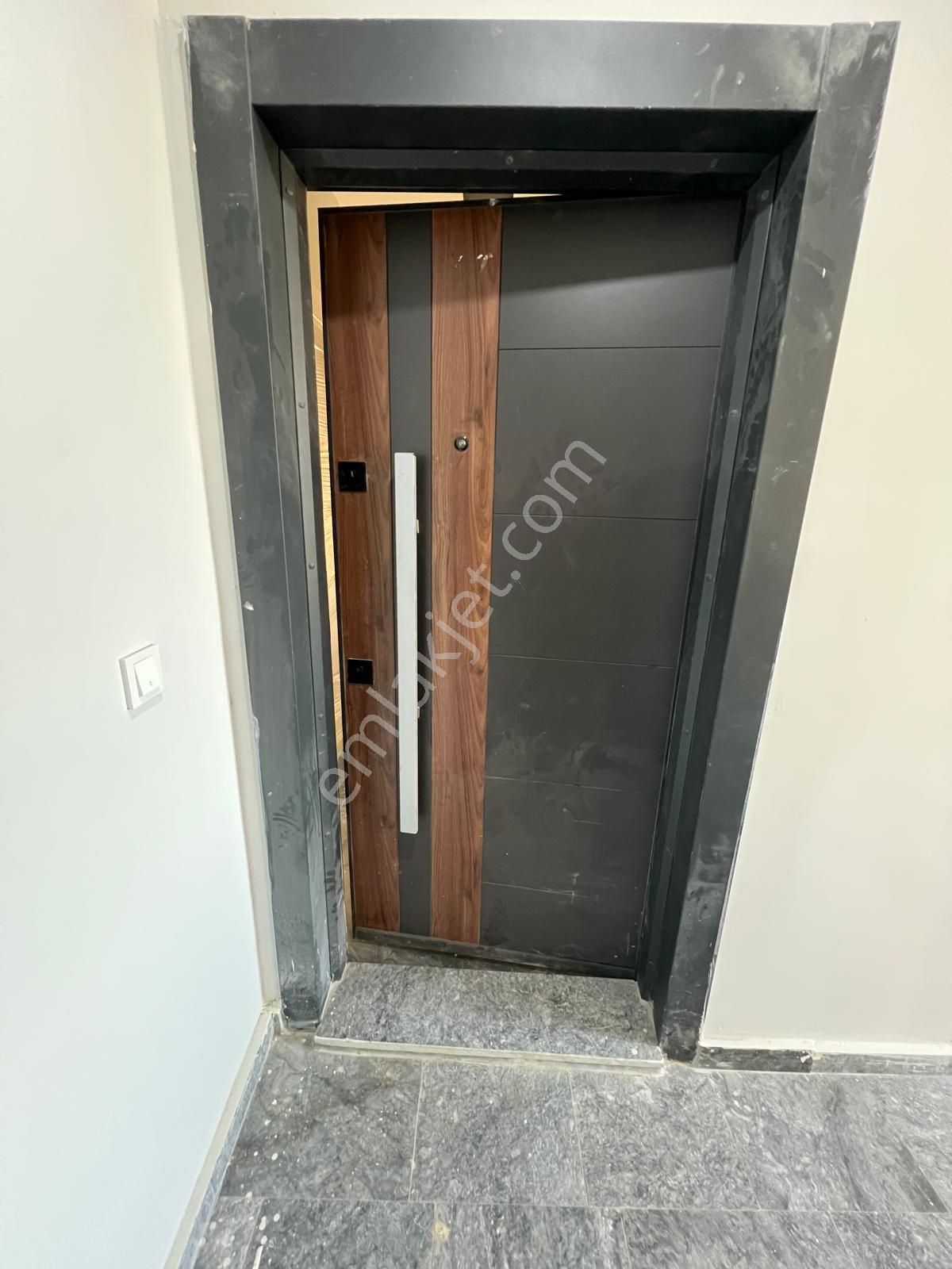 Ayyanoğlunda Tranvaya 300mt Sıfır 2+1 Daire - Görsel 24