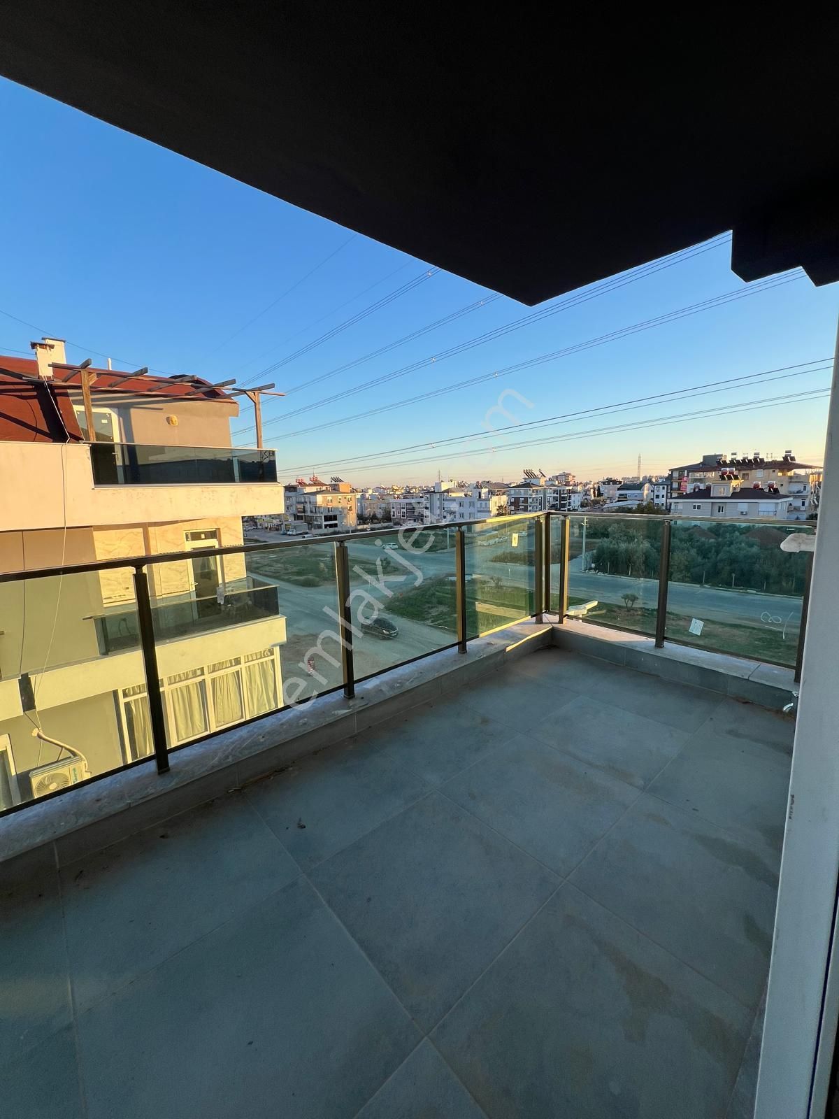 Ayyanoğlunda Tranvaya 300mt Sıfır 2+1 Daire - Görsel 16