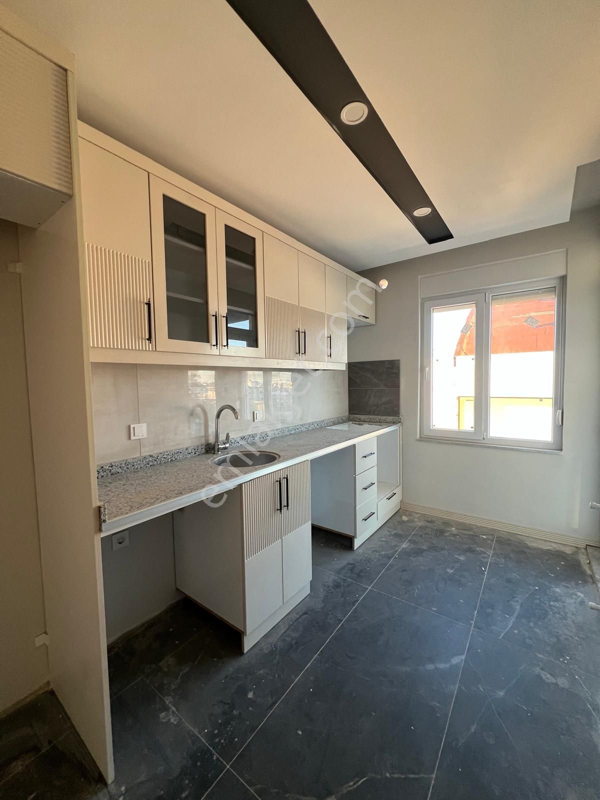 Ayyanoğlunda Tranvaya 300mt Sıfır 2+1 Daire - Görsel 2