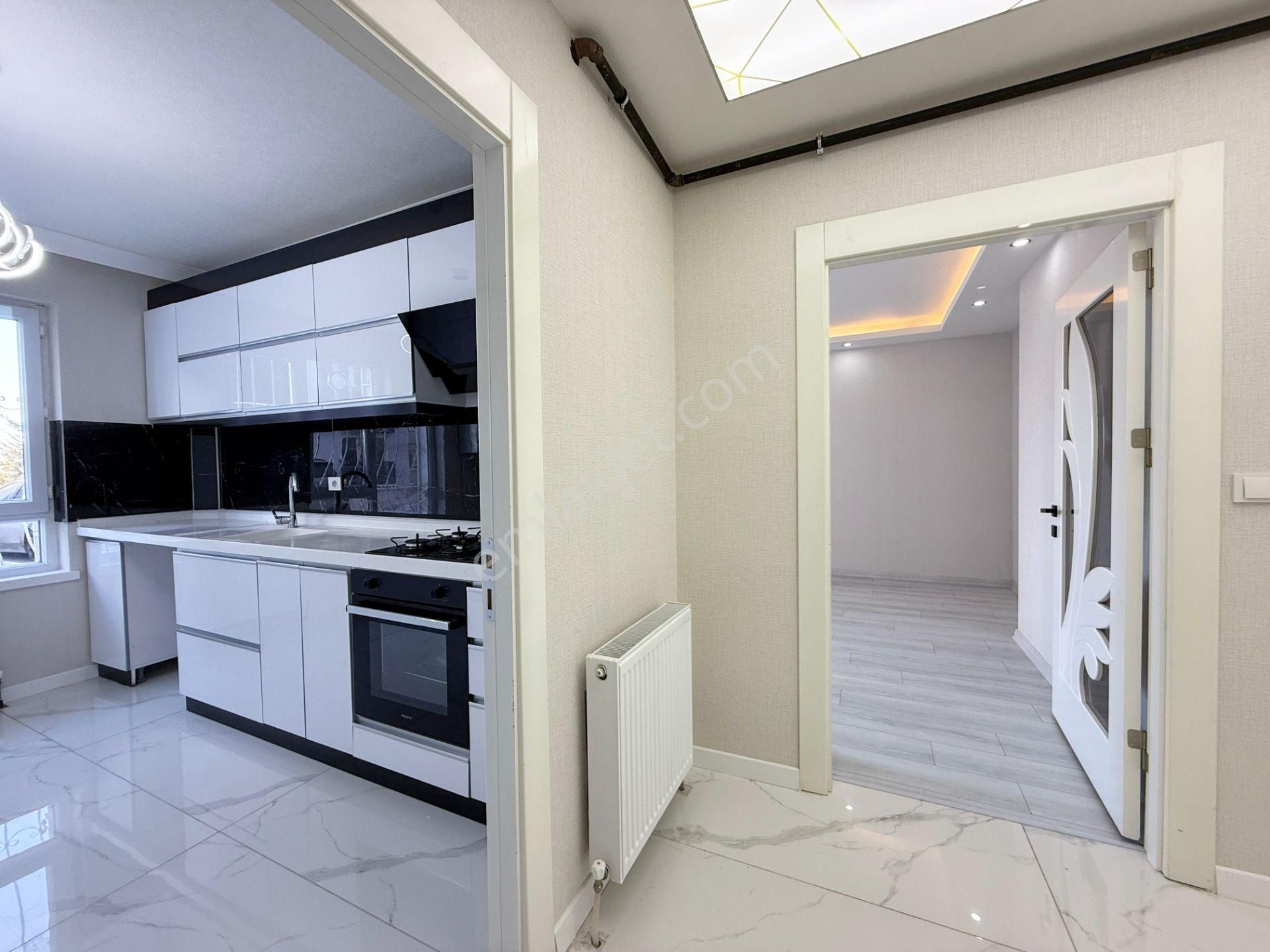 Öz'maşallah.dan Geniş Yapılı Satılık 1+1 Daire,,, - Görsel 4