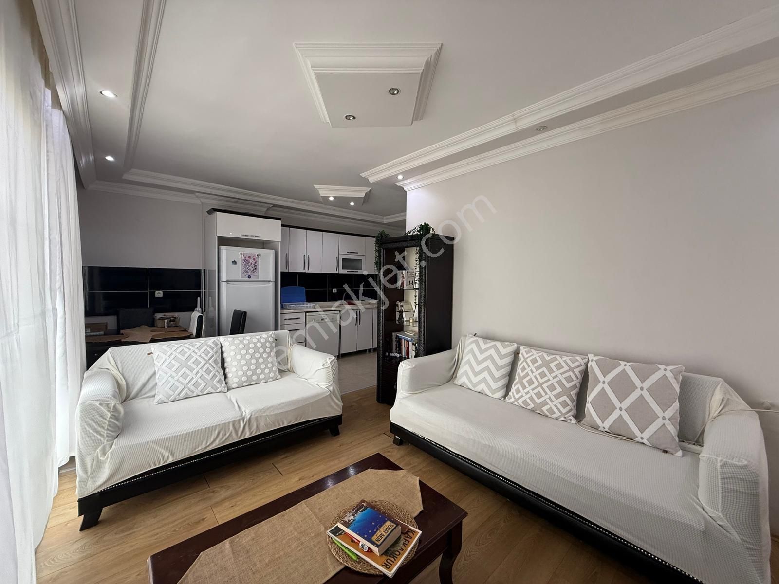 Didim Merkez De Satılık 2+1 Eşyalı, Asansörlü,ön Cephe Daire - Görsel 4